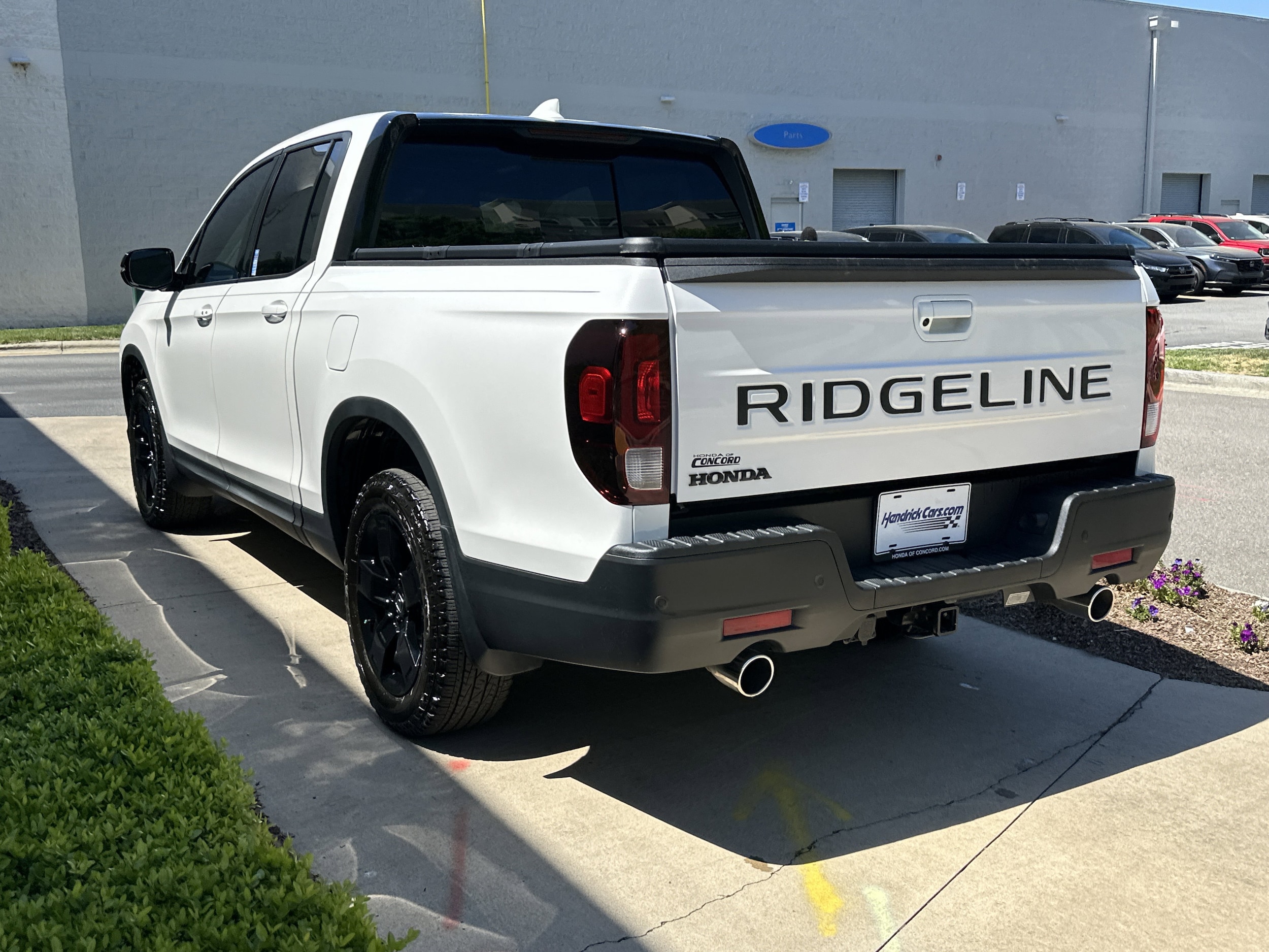 2025 Honda Ridgeline Black Edition photo 5