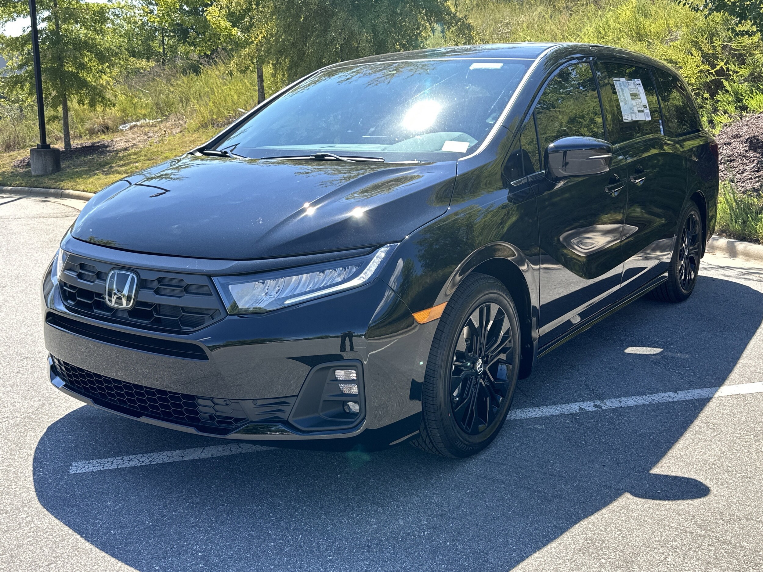 2026 Honda Odyssey photo 2