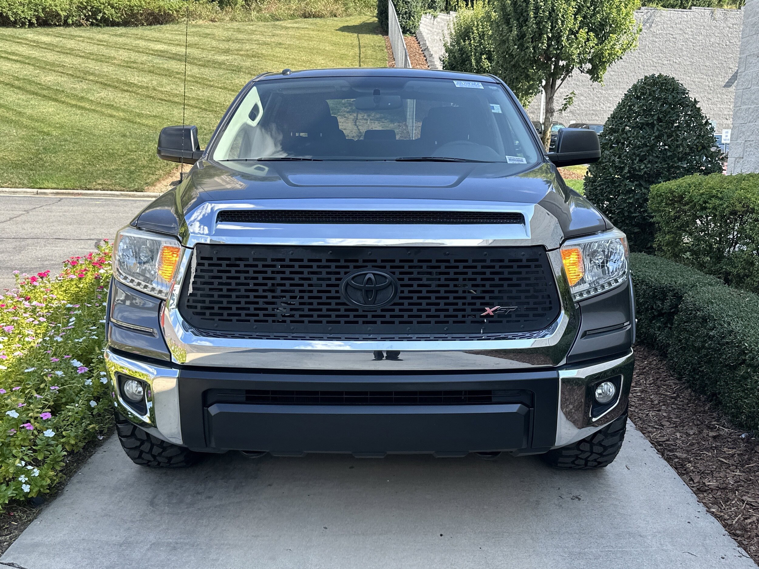 2017 Toyota Tundra SR5 photo 3
