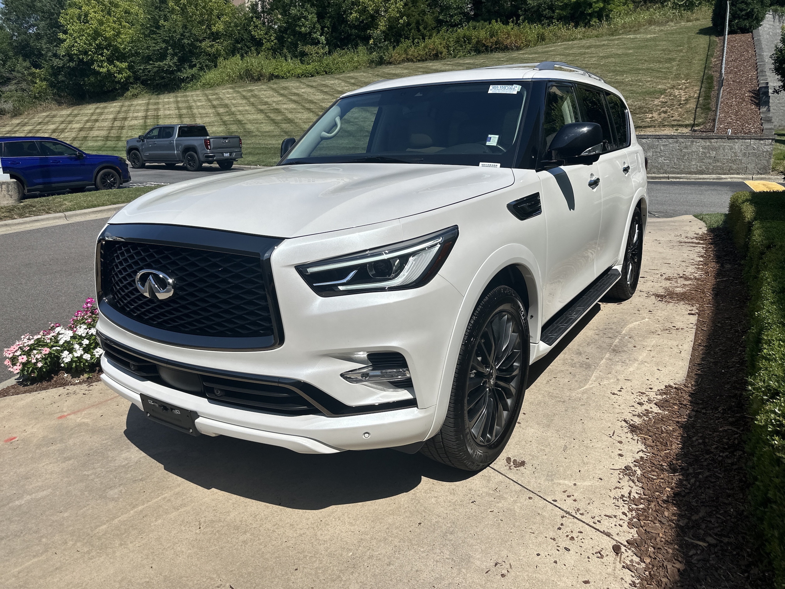 INFINITI QX80 PREMIUM SELECT