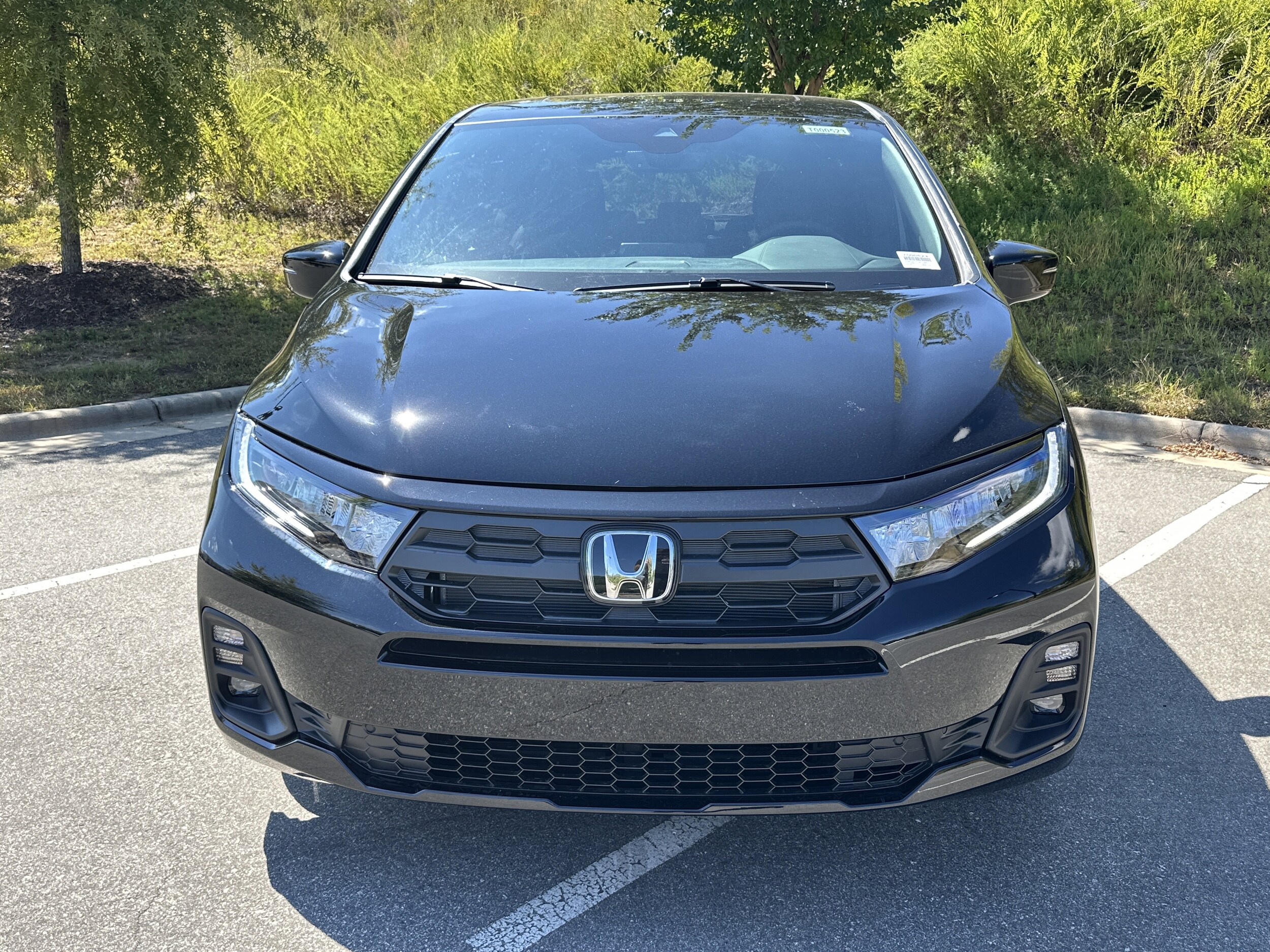 2026 Honda Odyssey photo 2