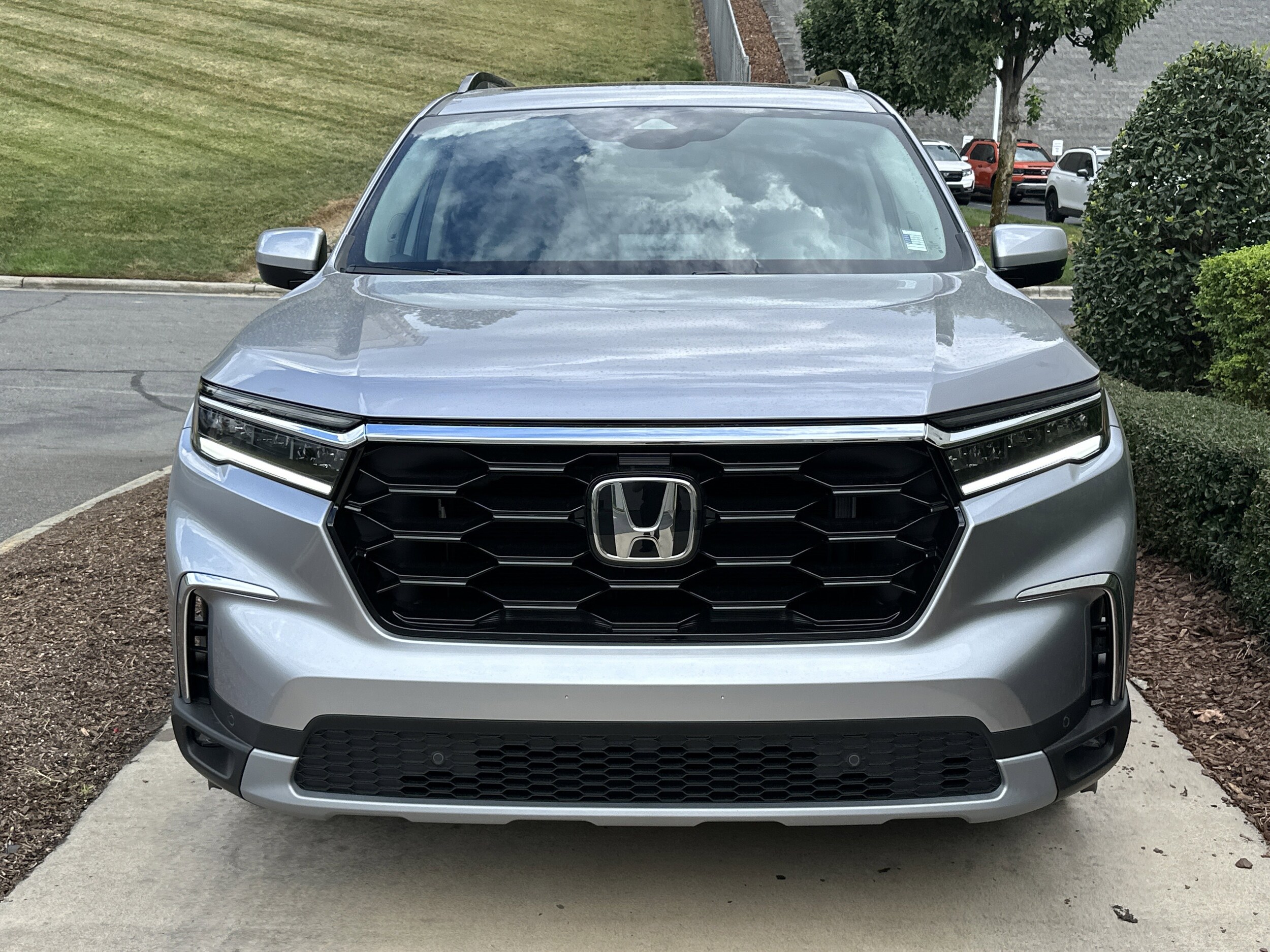 2025 Honda Pilot Touring photo 3