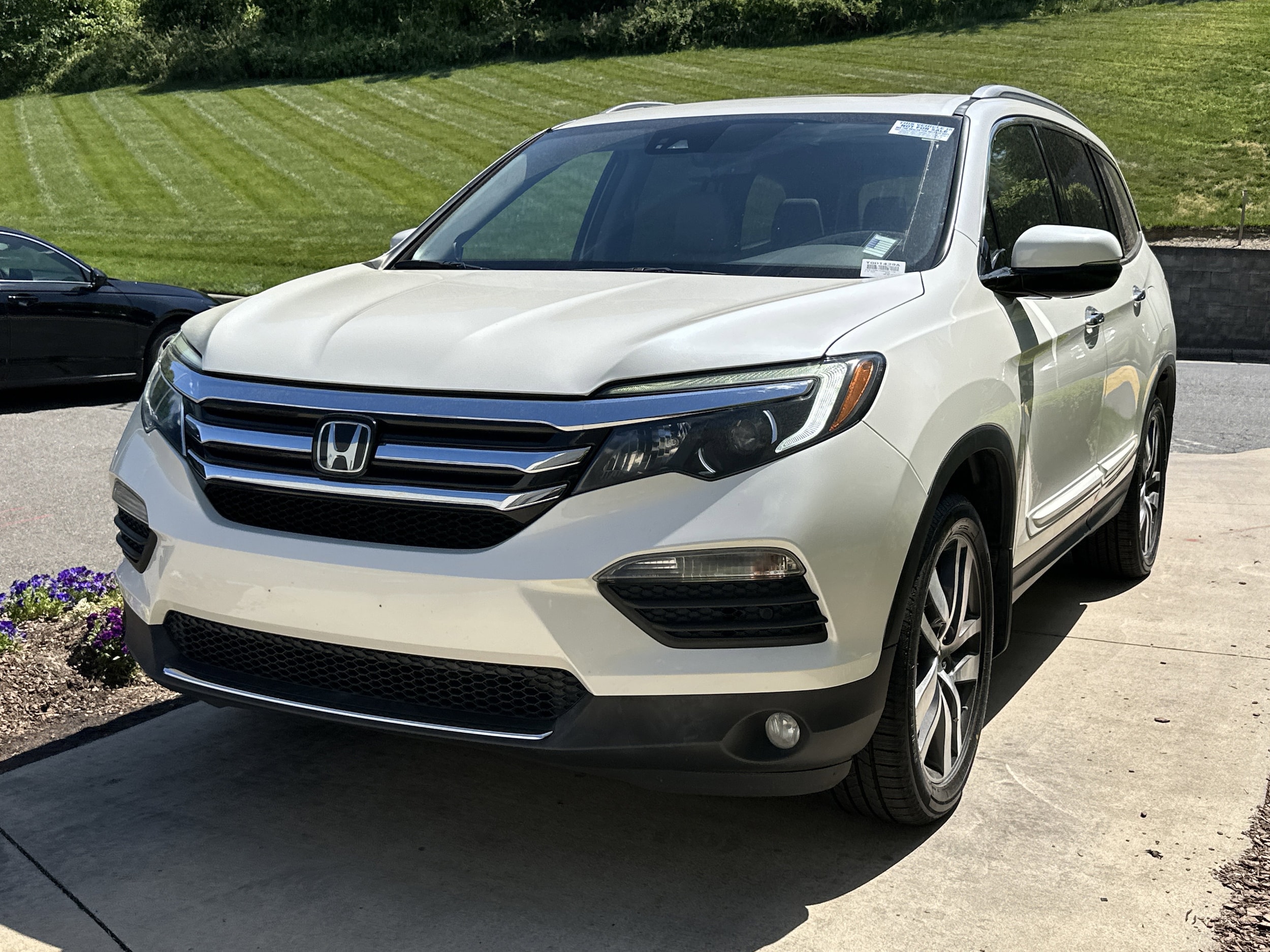 2017 Honda Pilot Elite photo 4