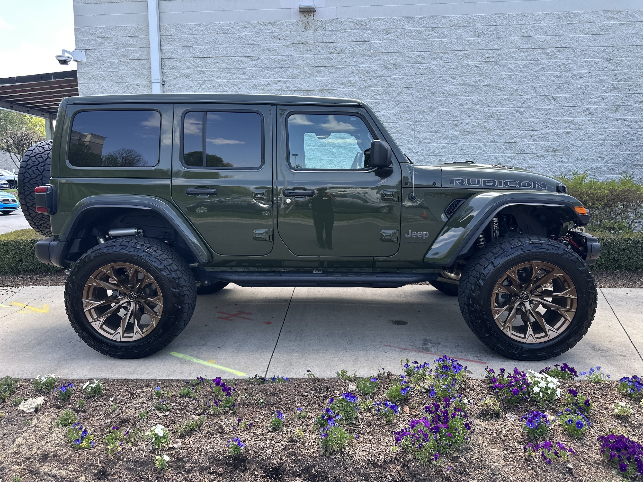 2023 Jeep Wrangler Rubicon 392 photo 3
