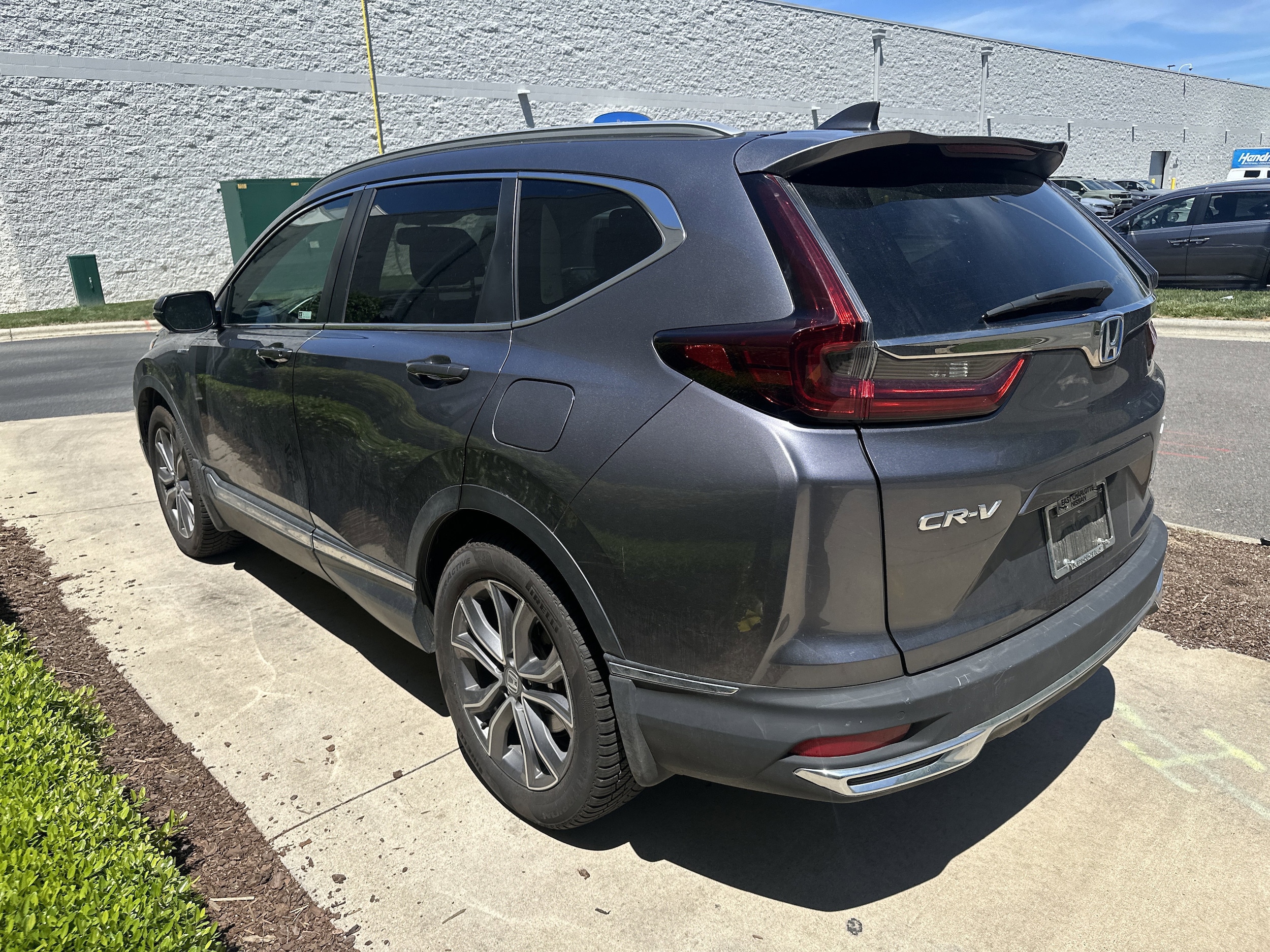 2022 Honda CR-V Hybrid Touring photo 5
