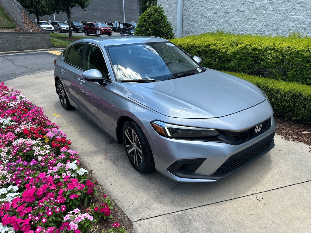 Used 2023 Honda Civic LX Hatchback