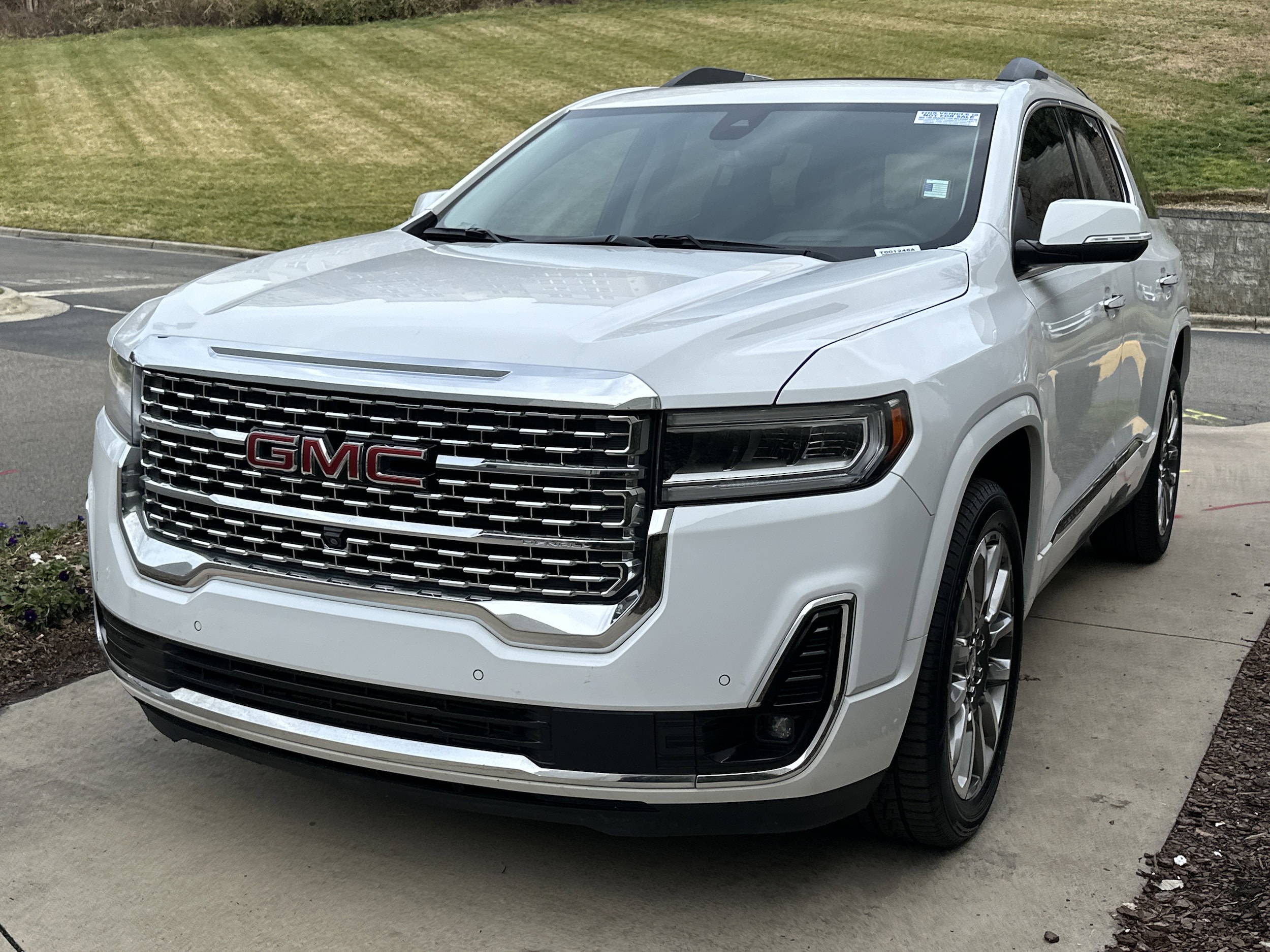 2023 GMC Acadia Denali photo 4