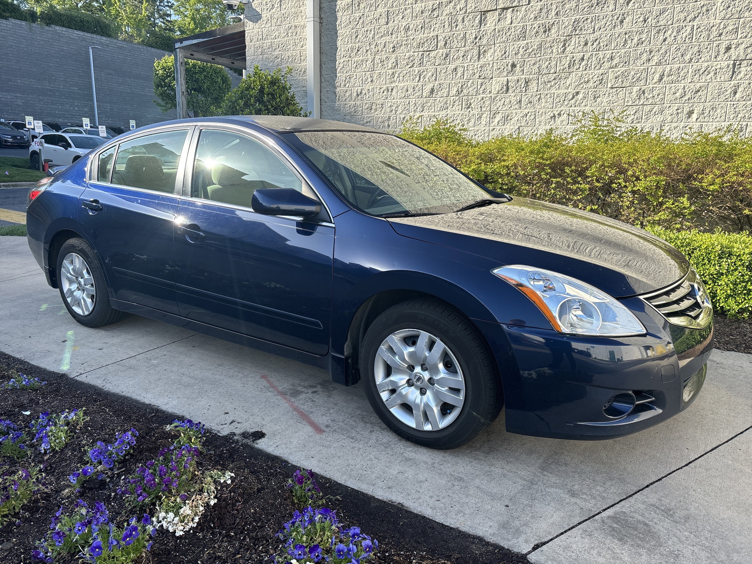 2011 Nissan Altima 2.5 S photo 2