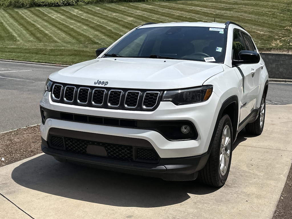 Used 2024 Jeep Compass Latitude SUV