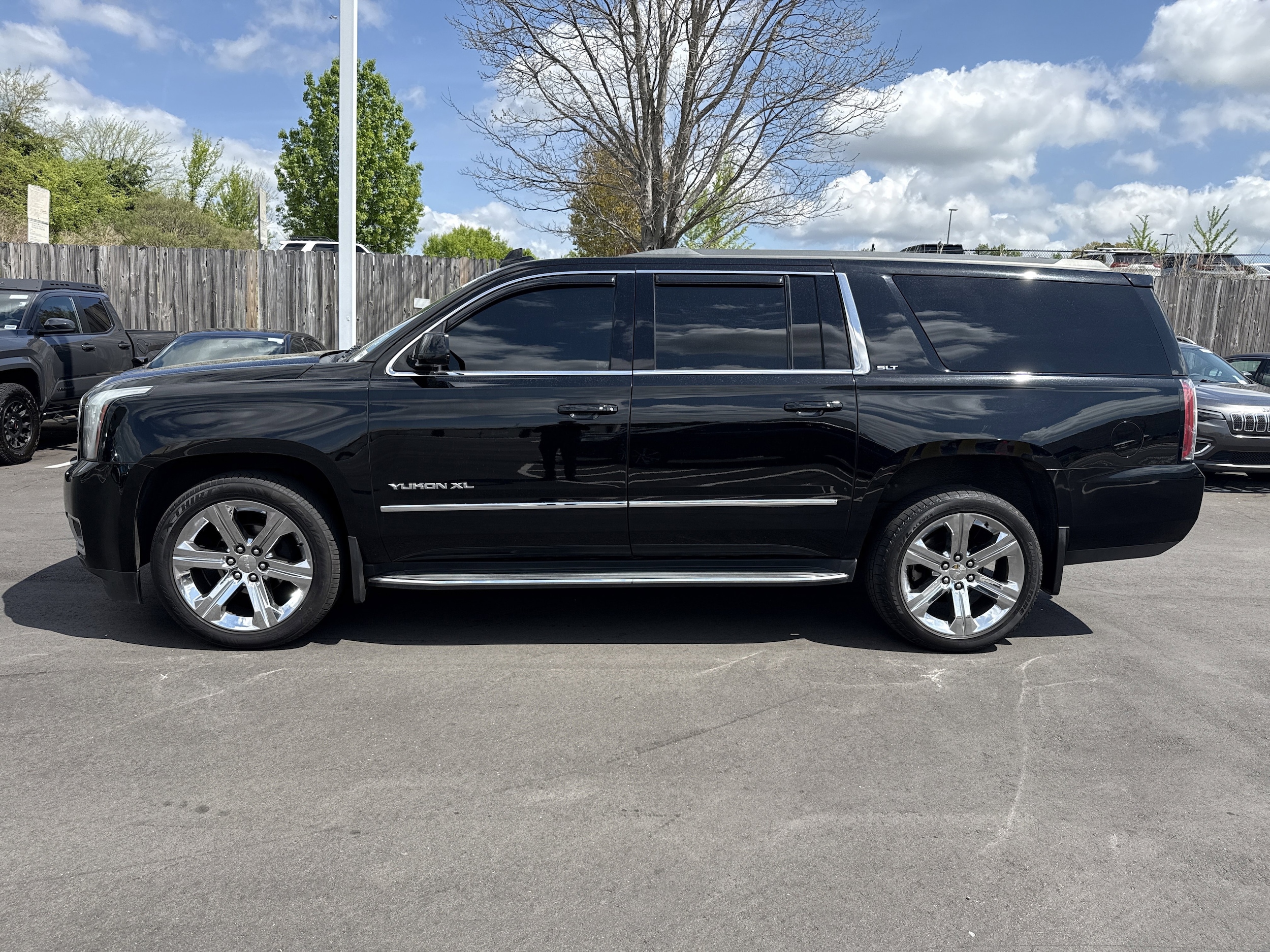 2020 GMC Yukon XL SLT photo 5