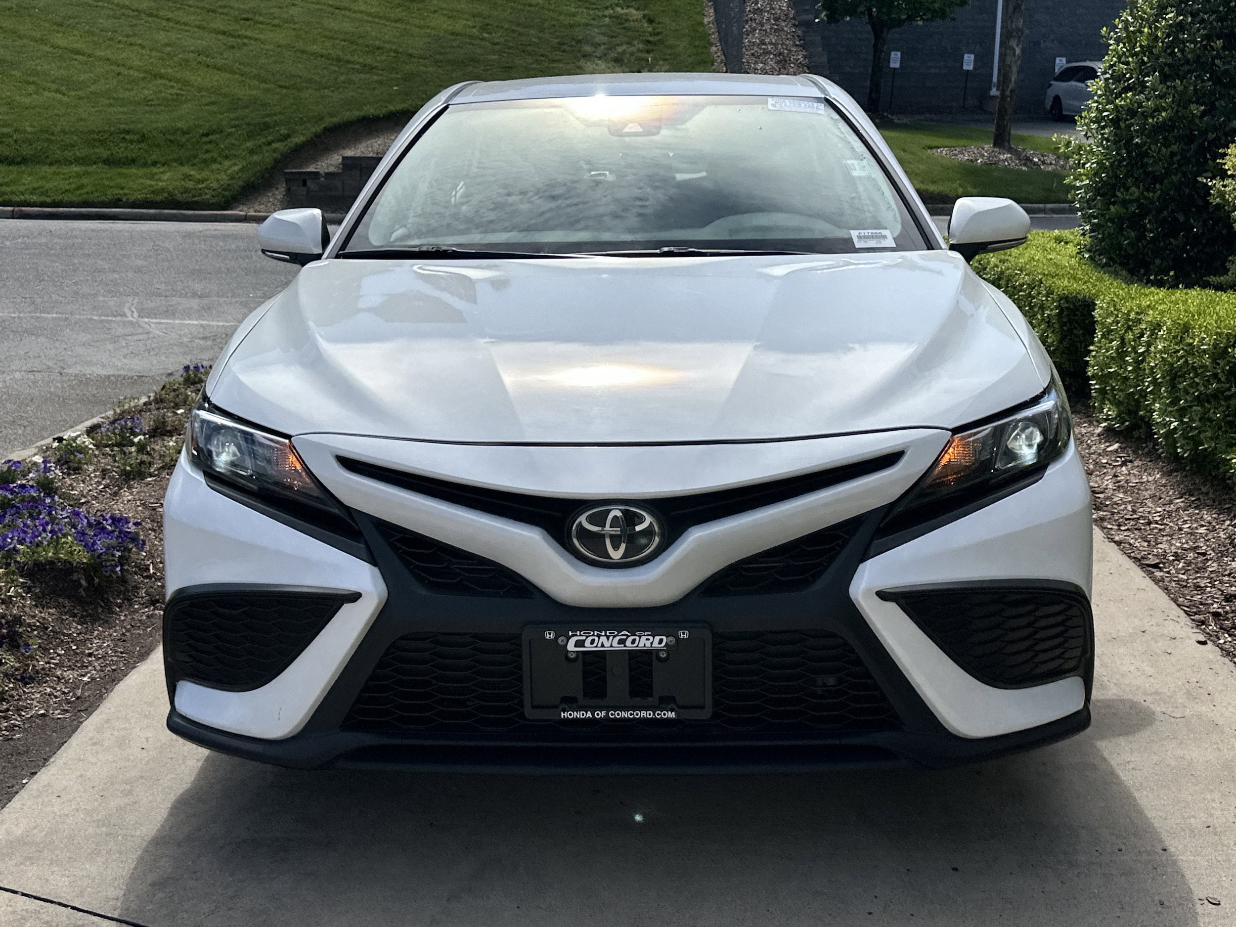 2024 Toyota Camry SE photo 2