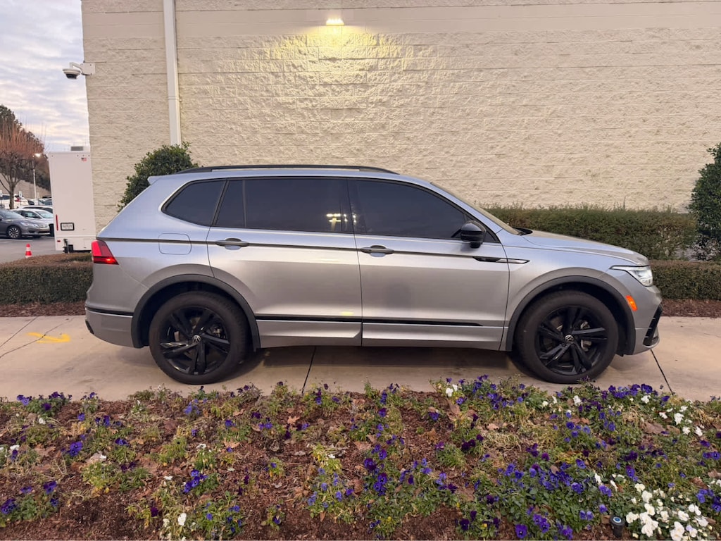Used 2023 Volkswagen Tiguan SE R-Line Black SUV