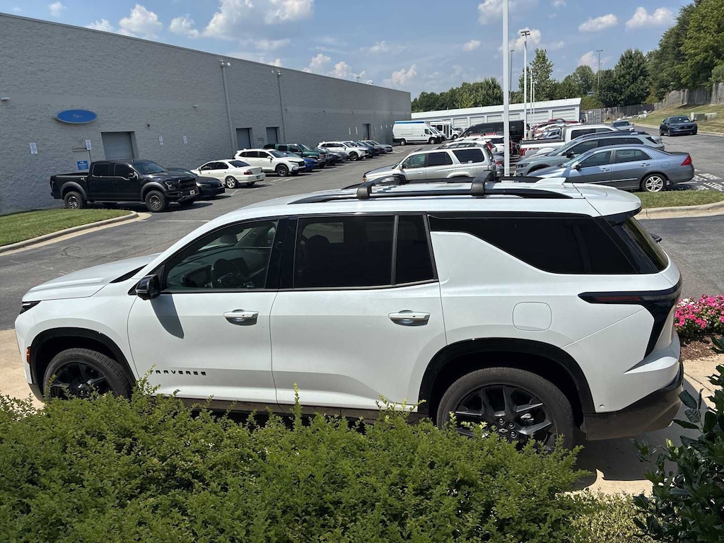 Used 2026 Chevrolet Traverse FWD RS SUV