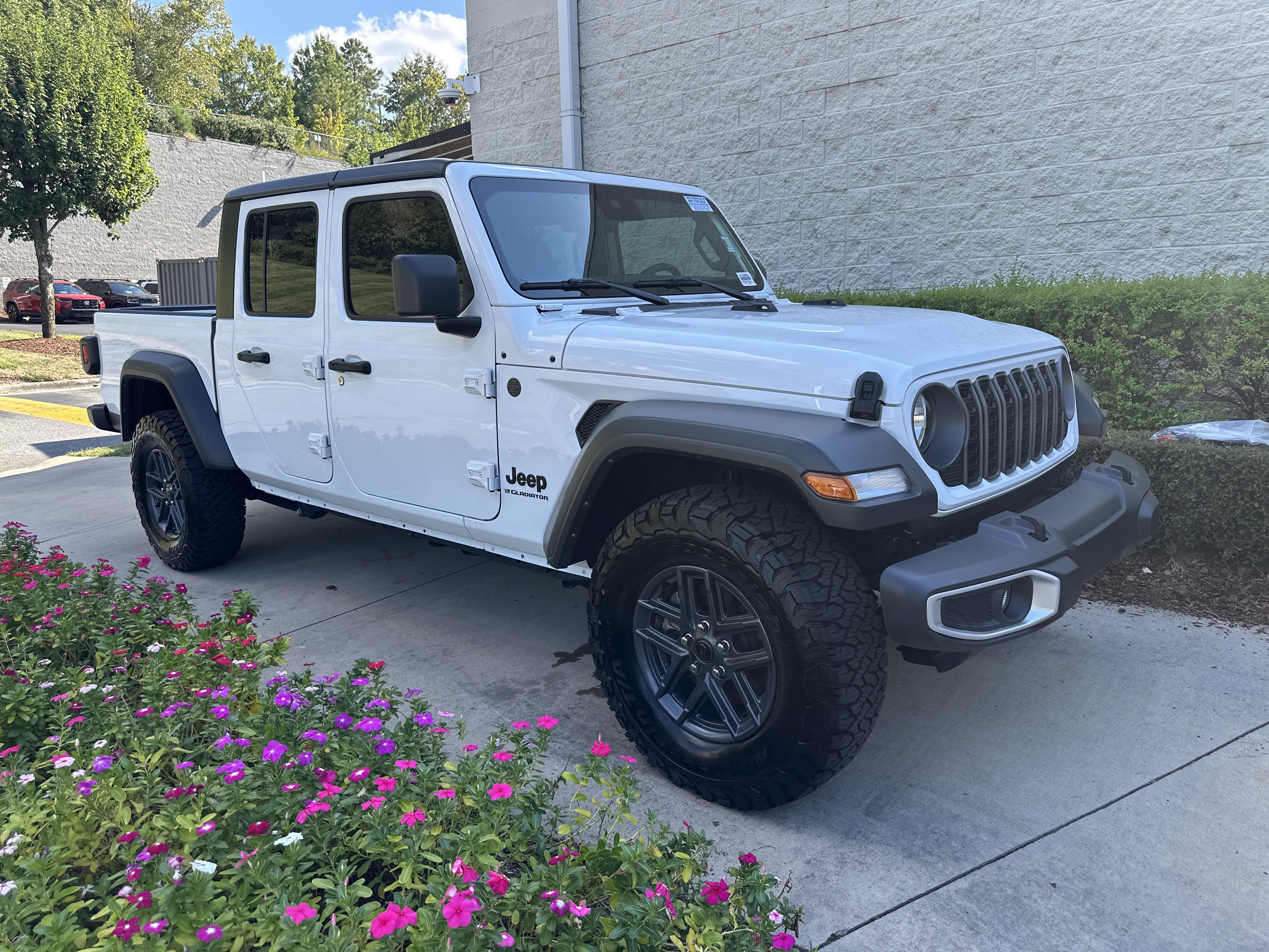 Used 2025 Jeep Gladiator Sport S Pickup