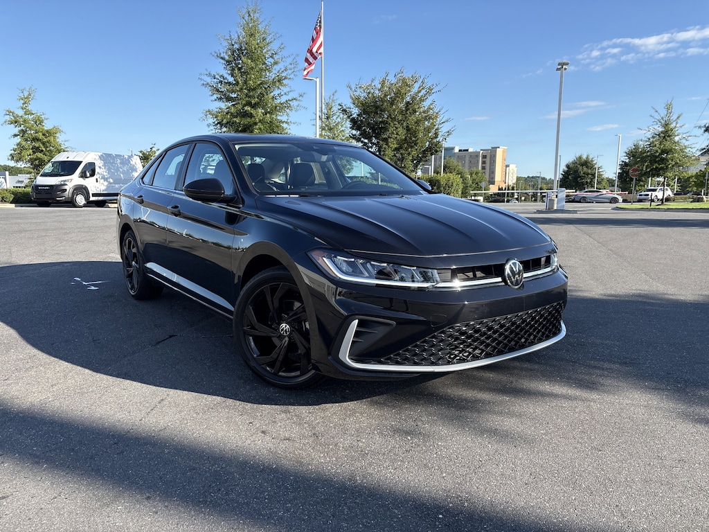 Certified 2025 Volkswagen Jetta SE Sedan