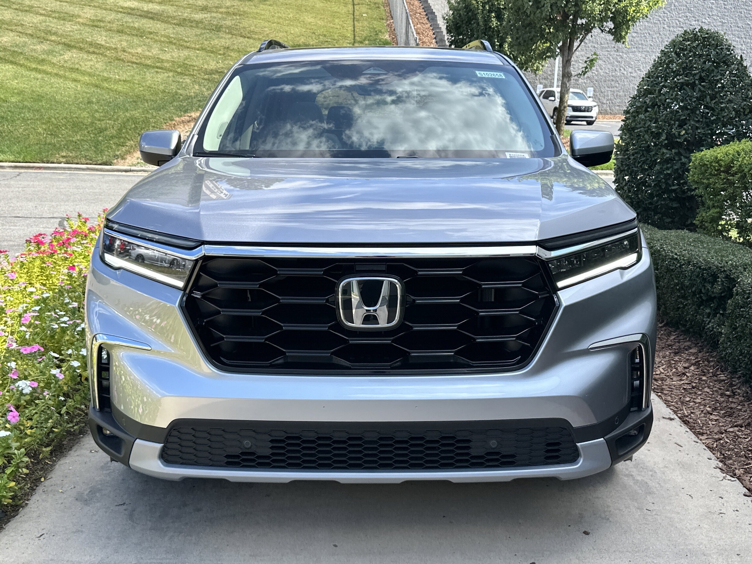 2025 Honda Pilot Touring photo 2