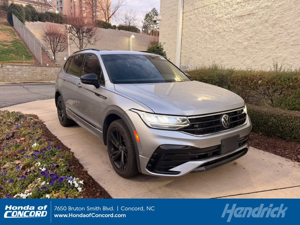 Used 2023 Volkswagen Tiguan SE R-Line Black SUV