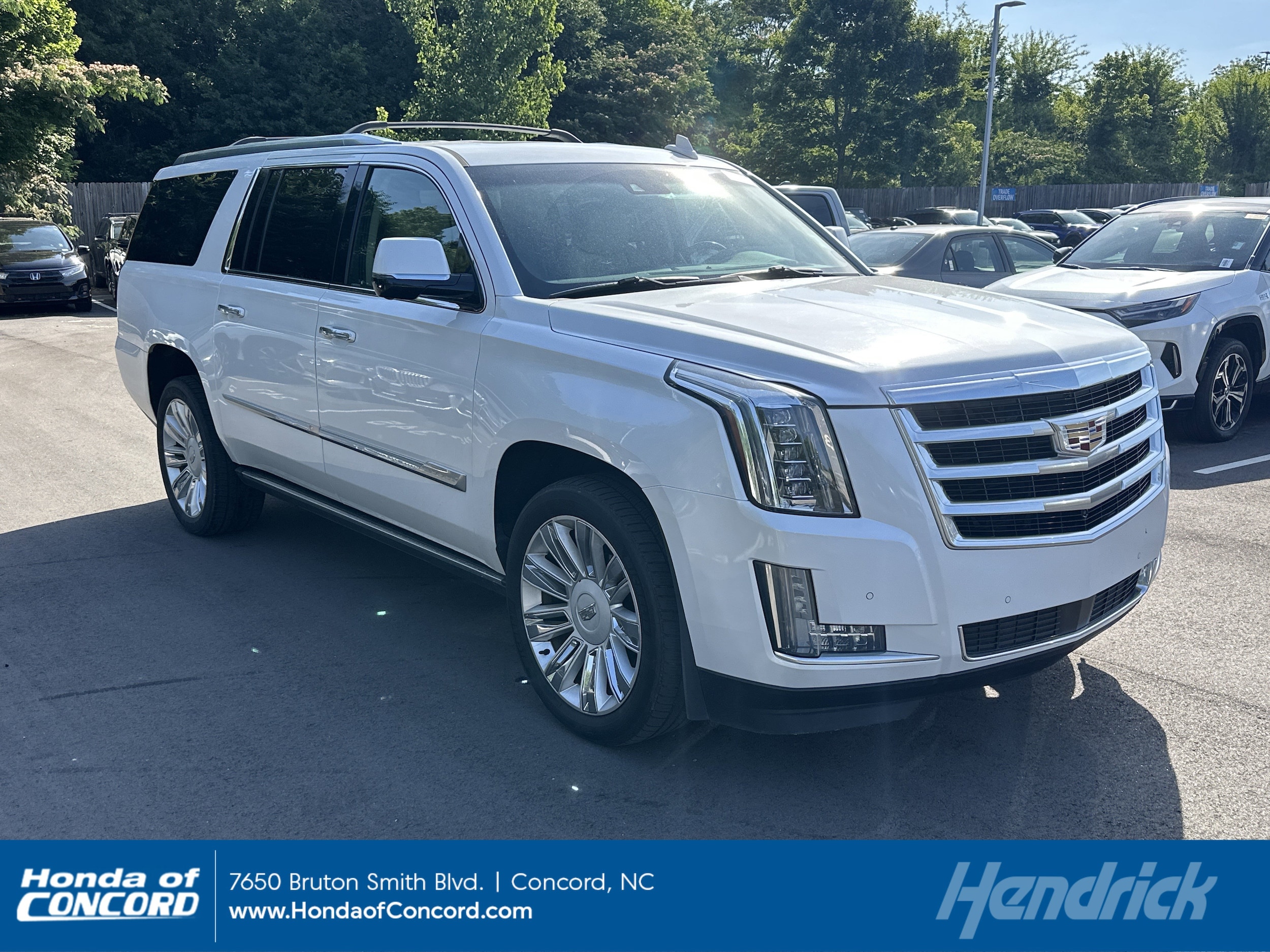 2016 Cadillac Escalade ESV AWD Premium's photo