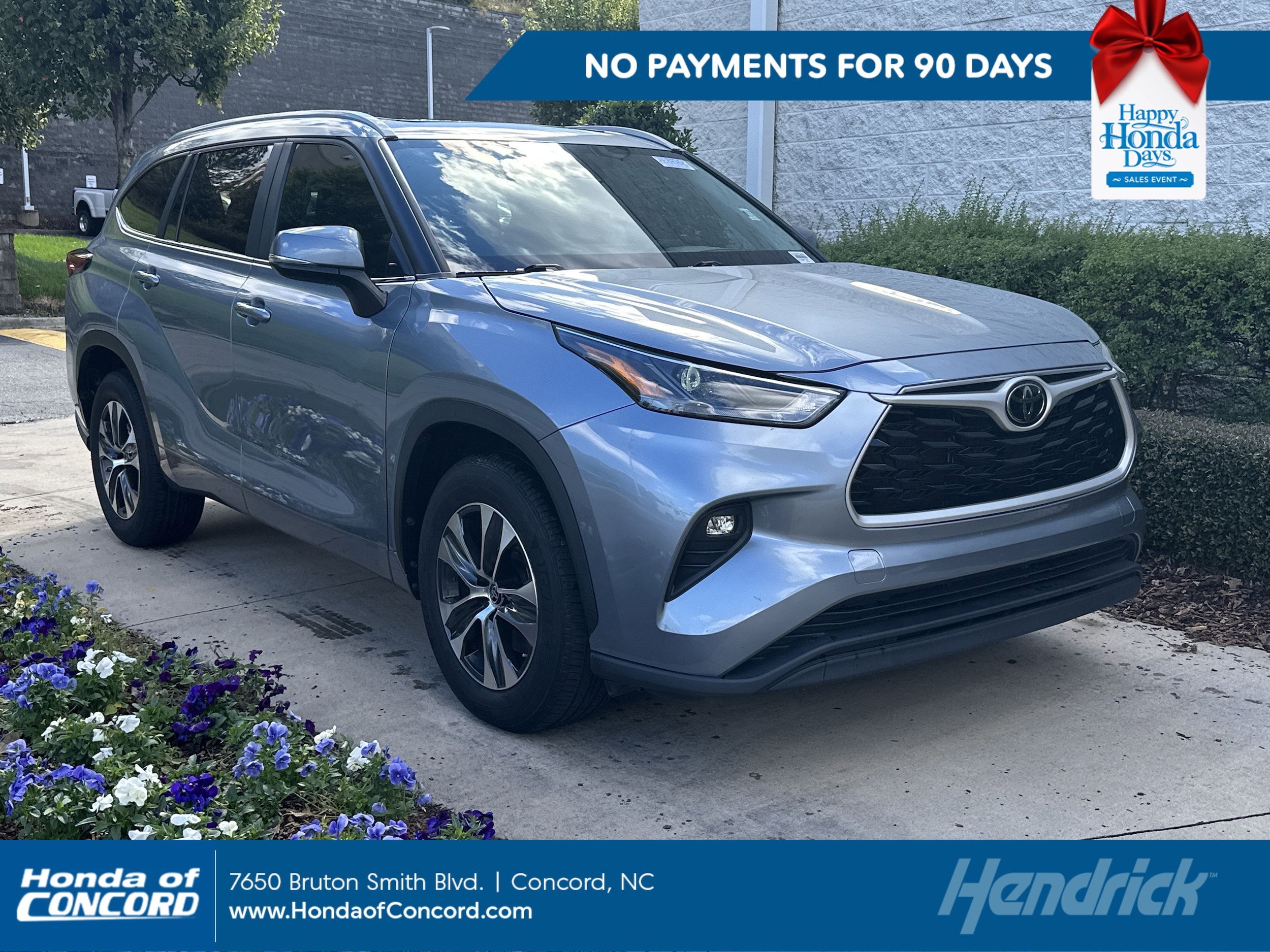 2023 Toyota Highlander XLE's photo