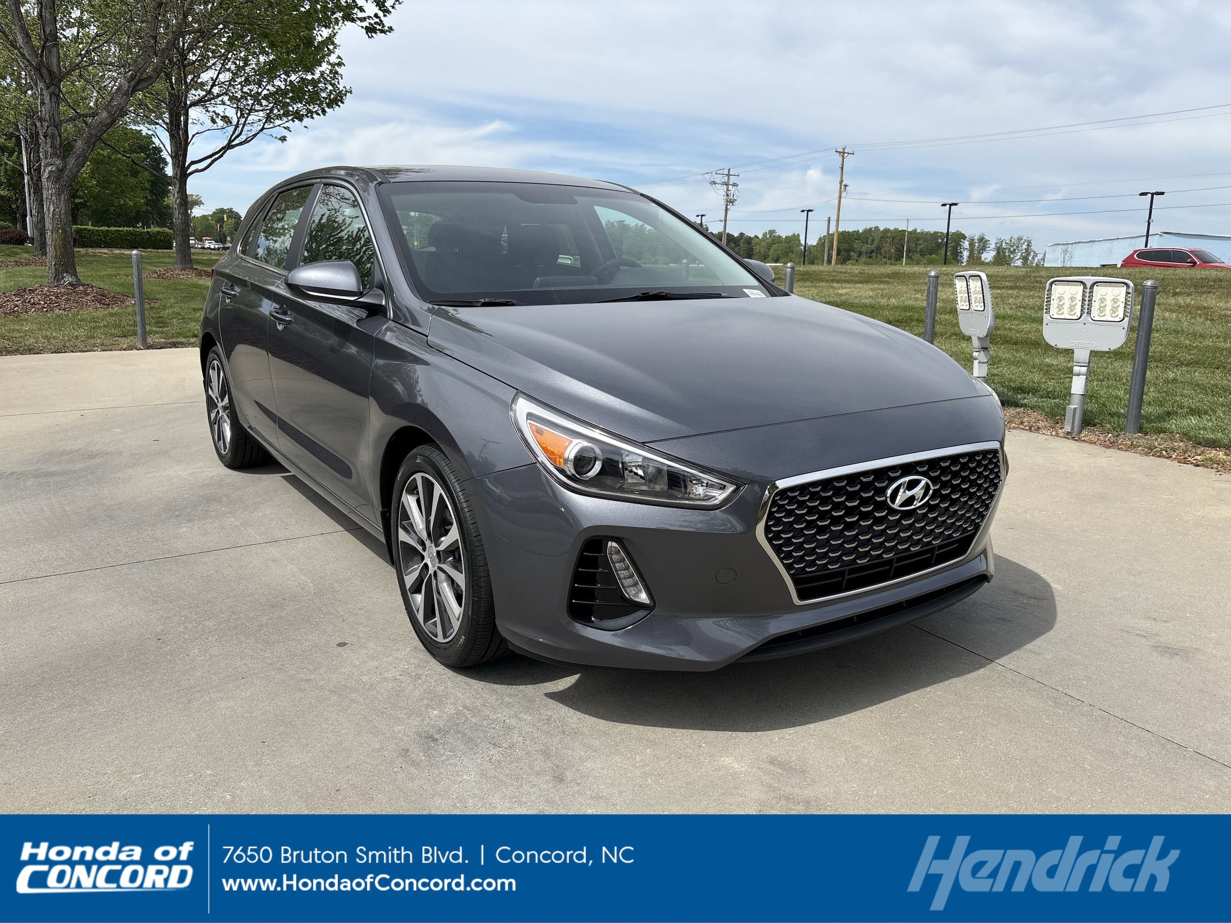 2019 Hyundai Elantra GT GT Auto's photo