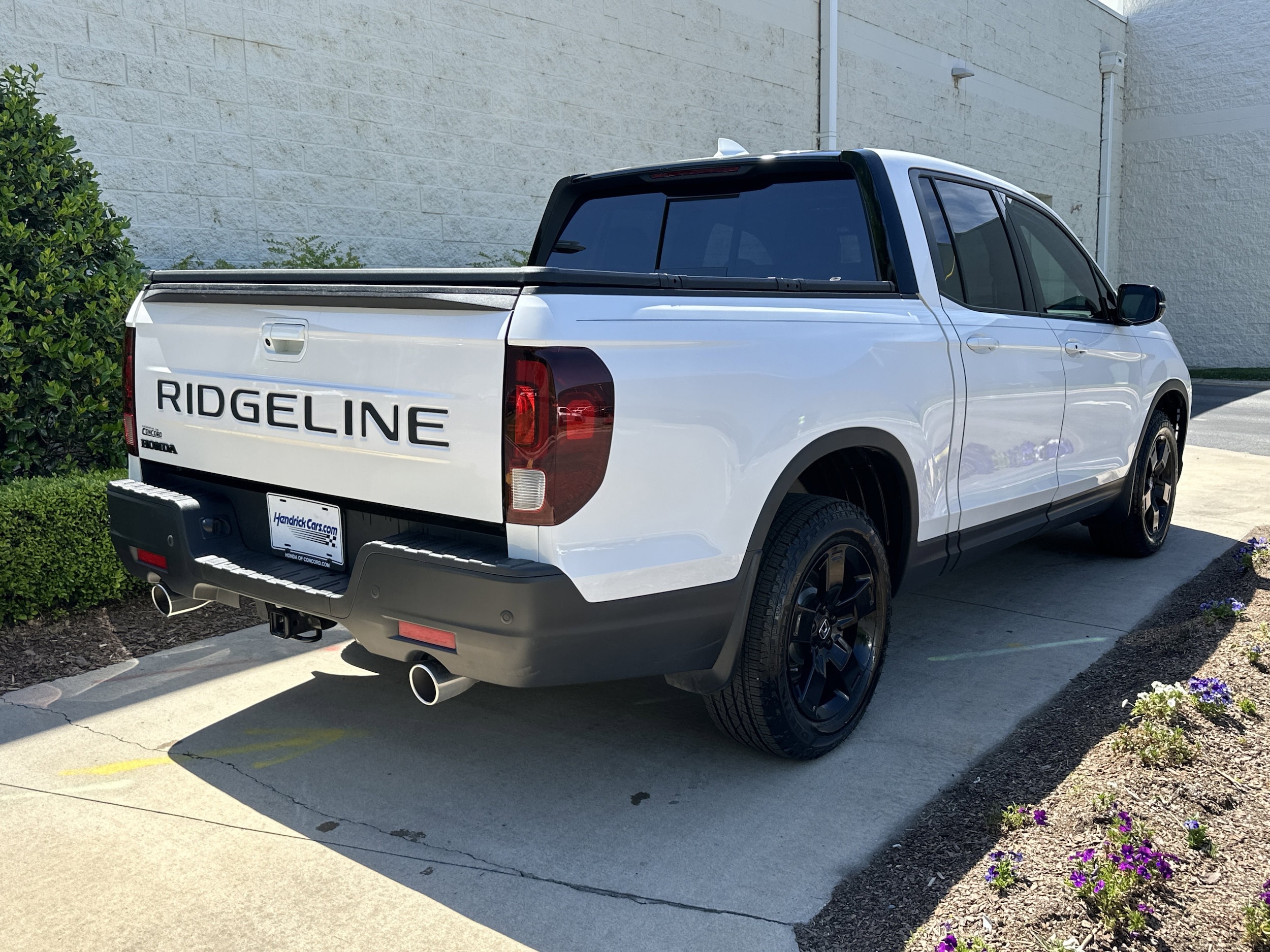 2025 Honda Ridgeline Black Edition photo 3