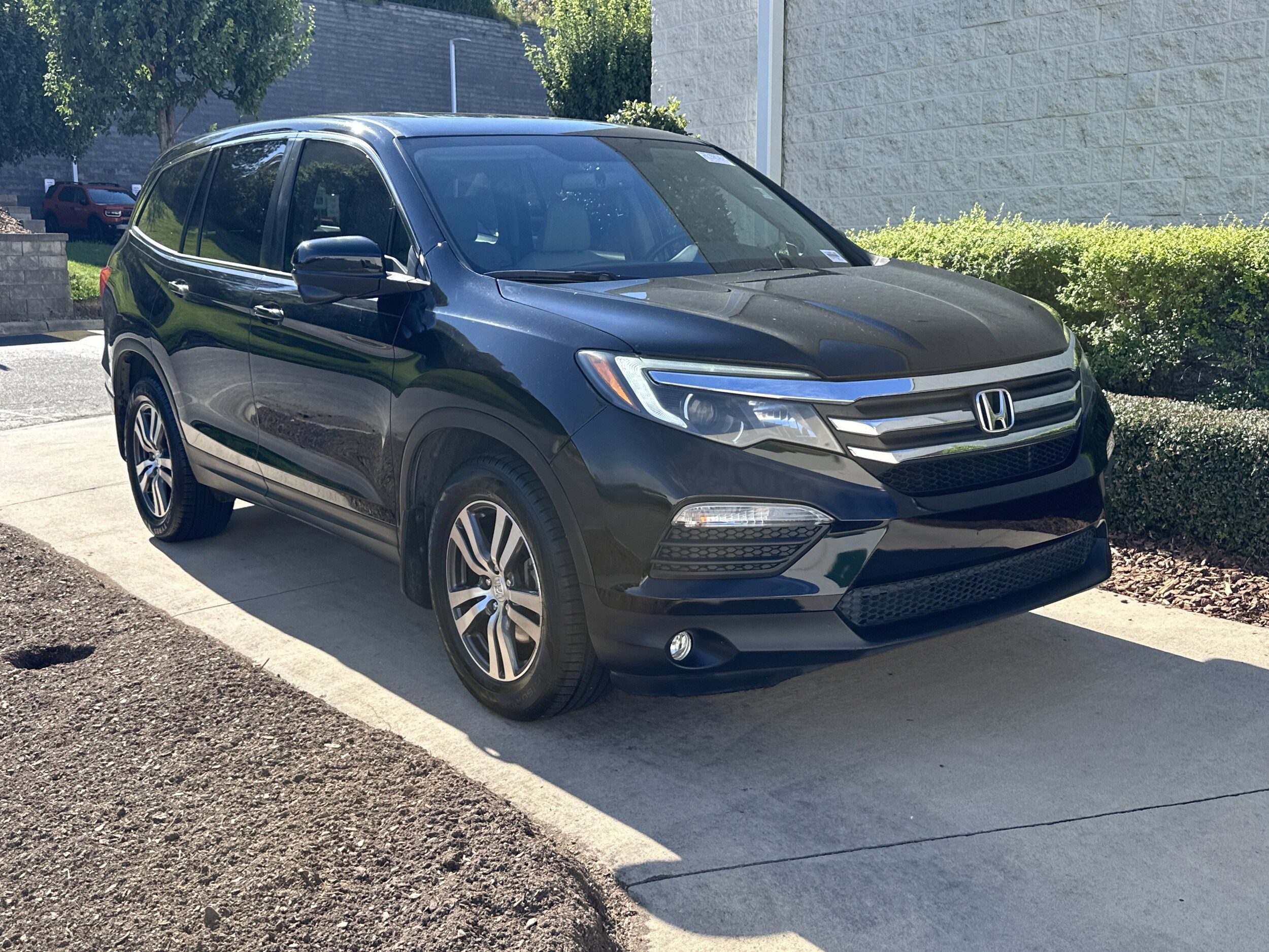 2017 Honda Pilot EX-L photo 2