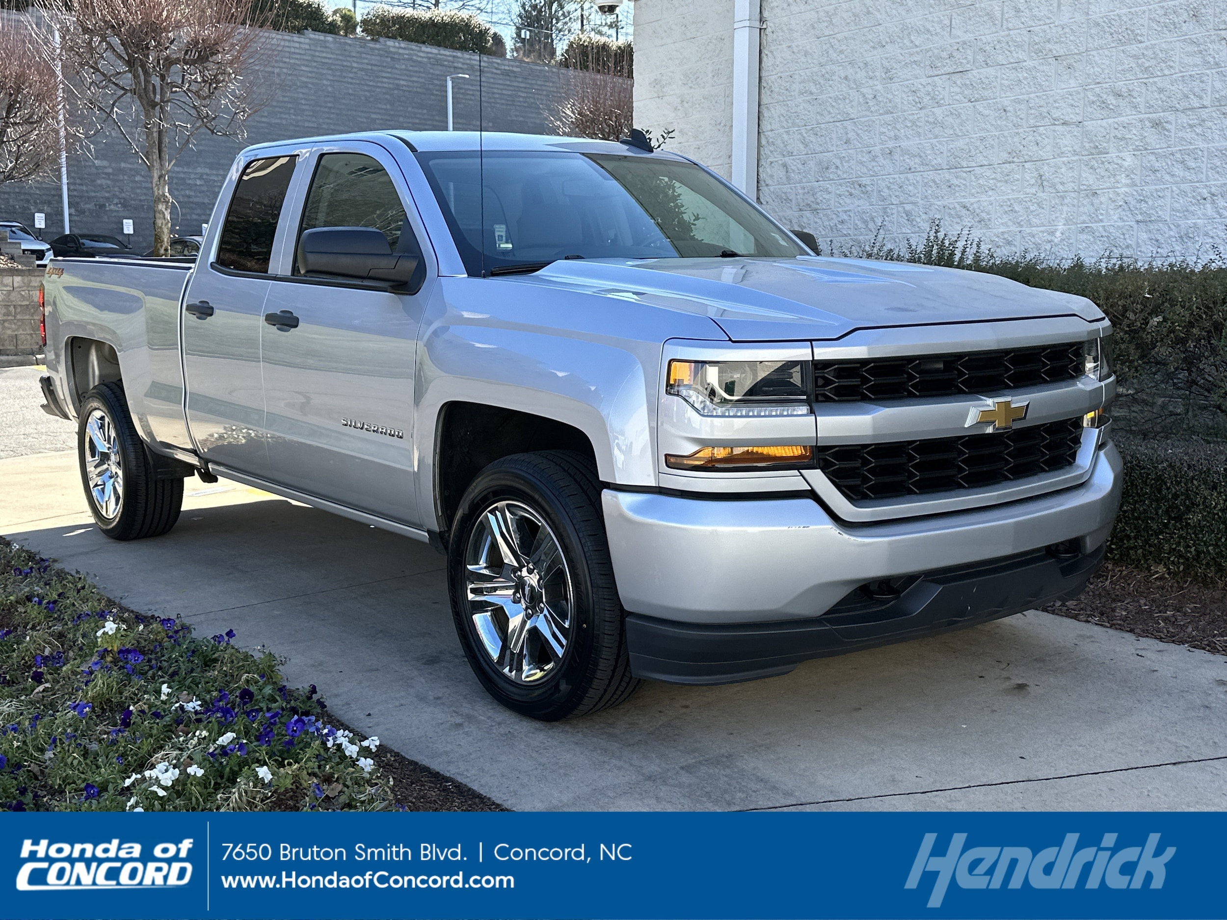 2019 Chevrolet Silverado 1500 LD Custom's photo