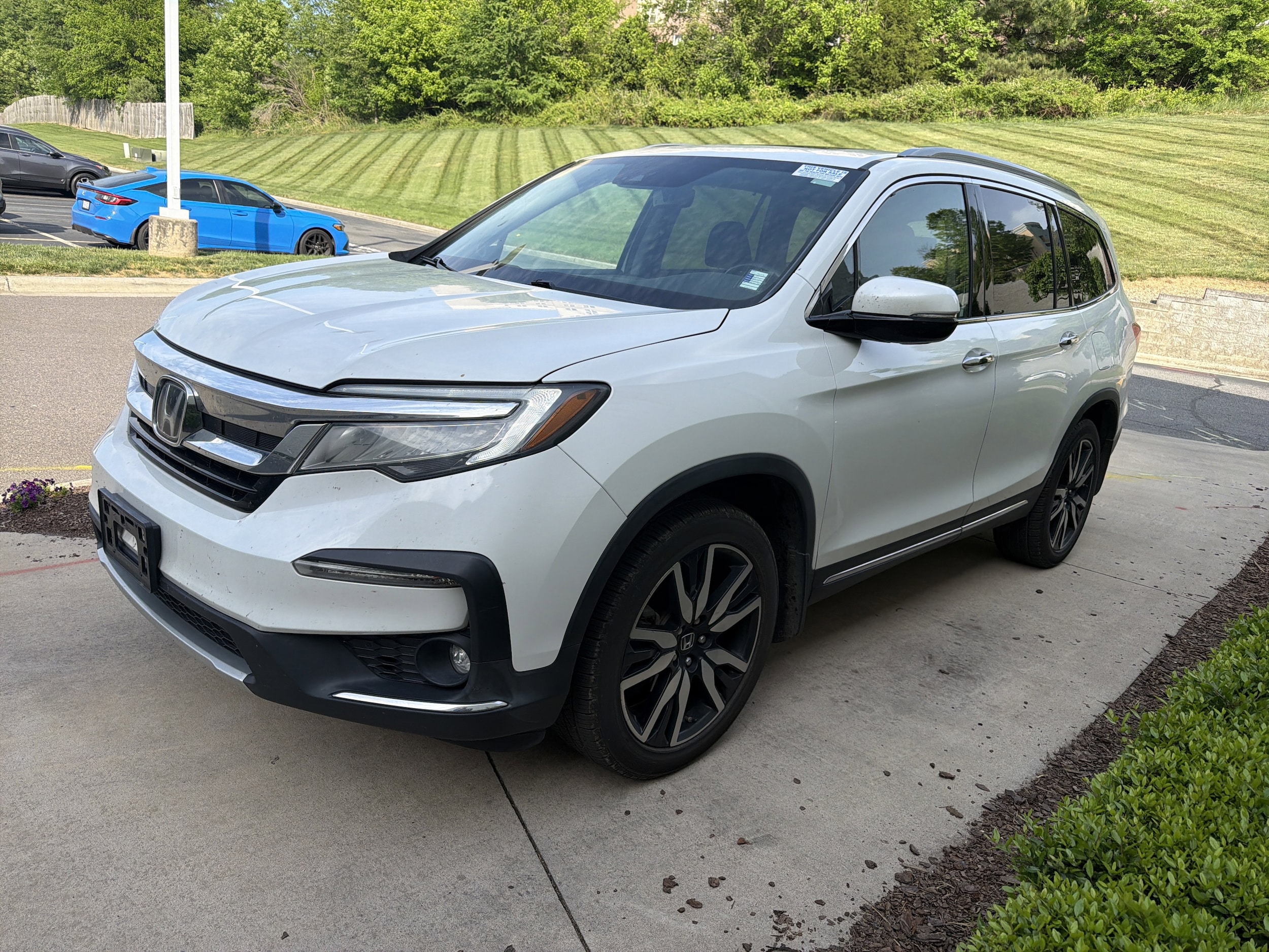 2021 Honda Pilot Touring 7-Passenger photo 5