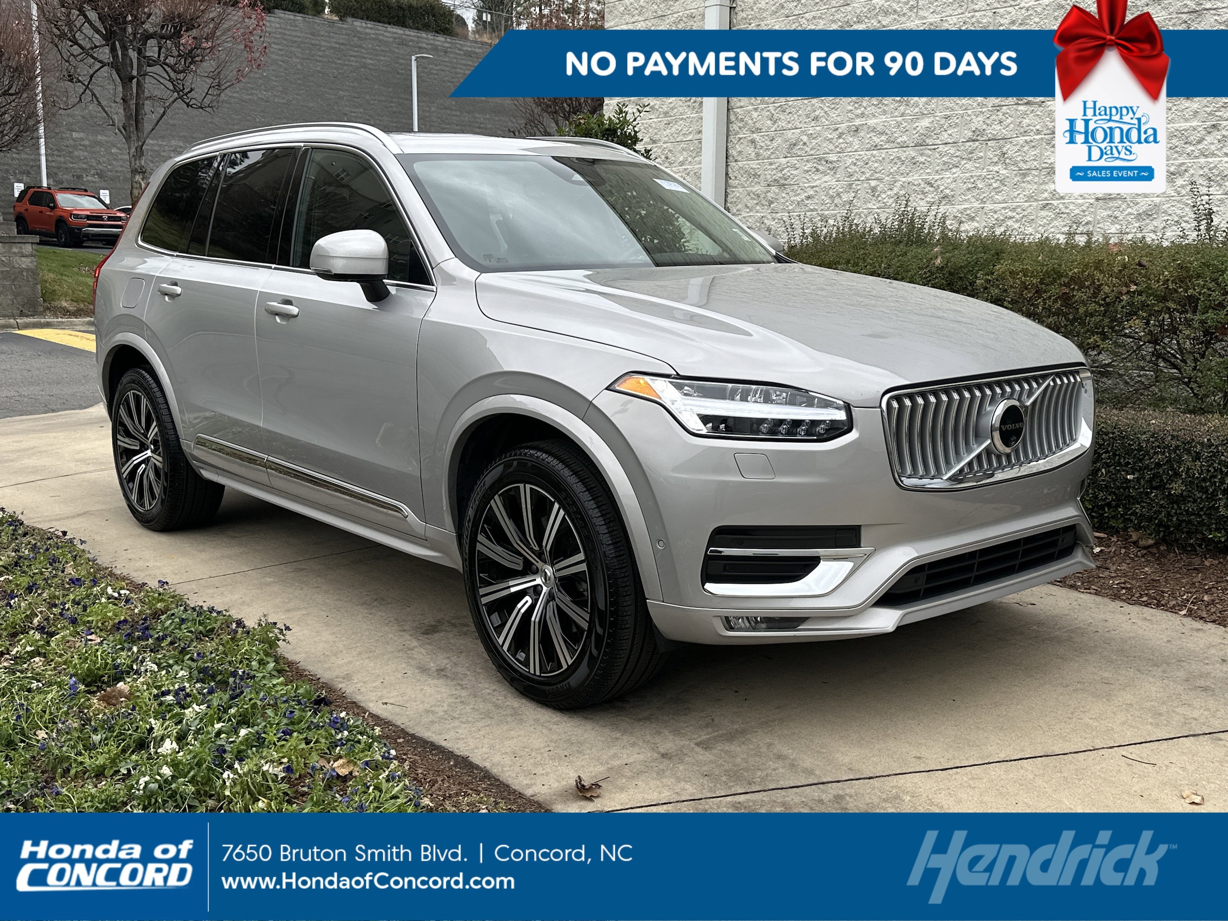 2025 Volvo XC90 Plus's photo