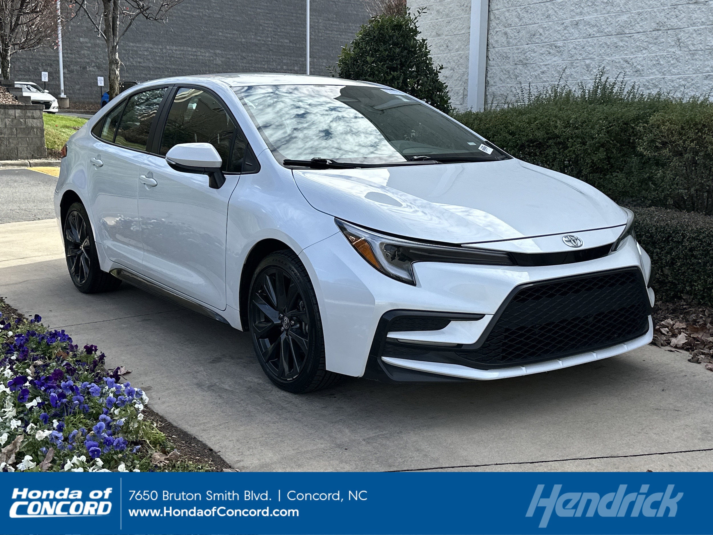 2024 Toyota Corolla SE's photo