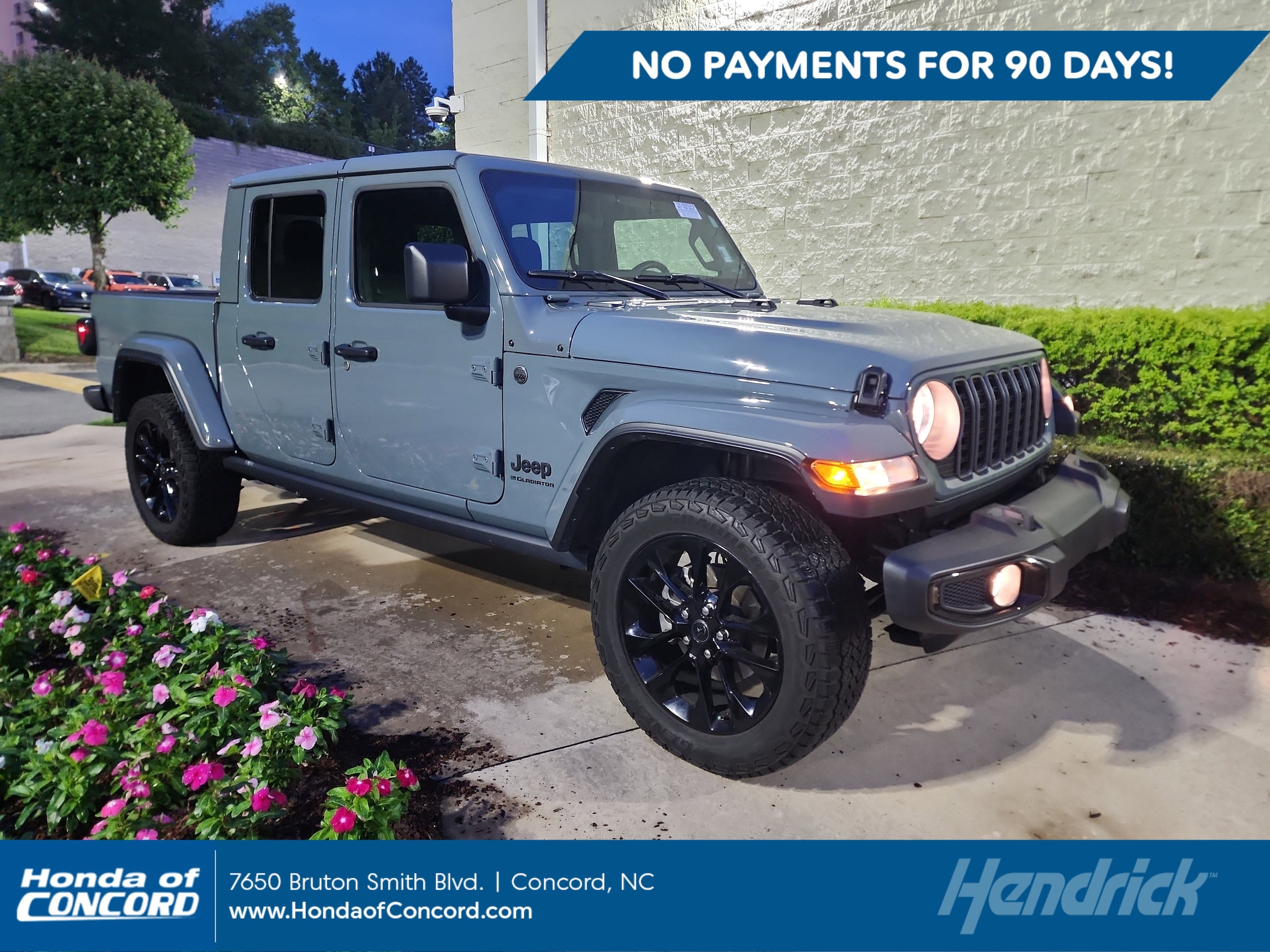 2024 Jeep Gladiator Nighthawk Auto's photo