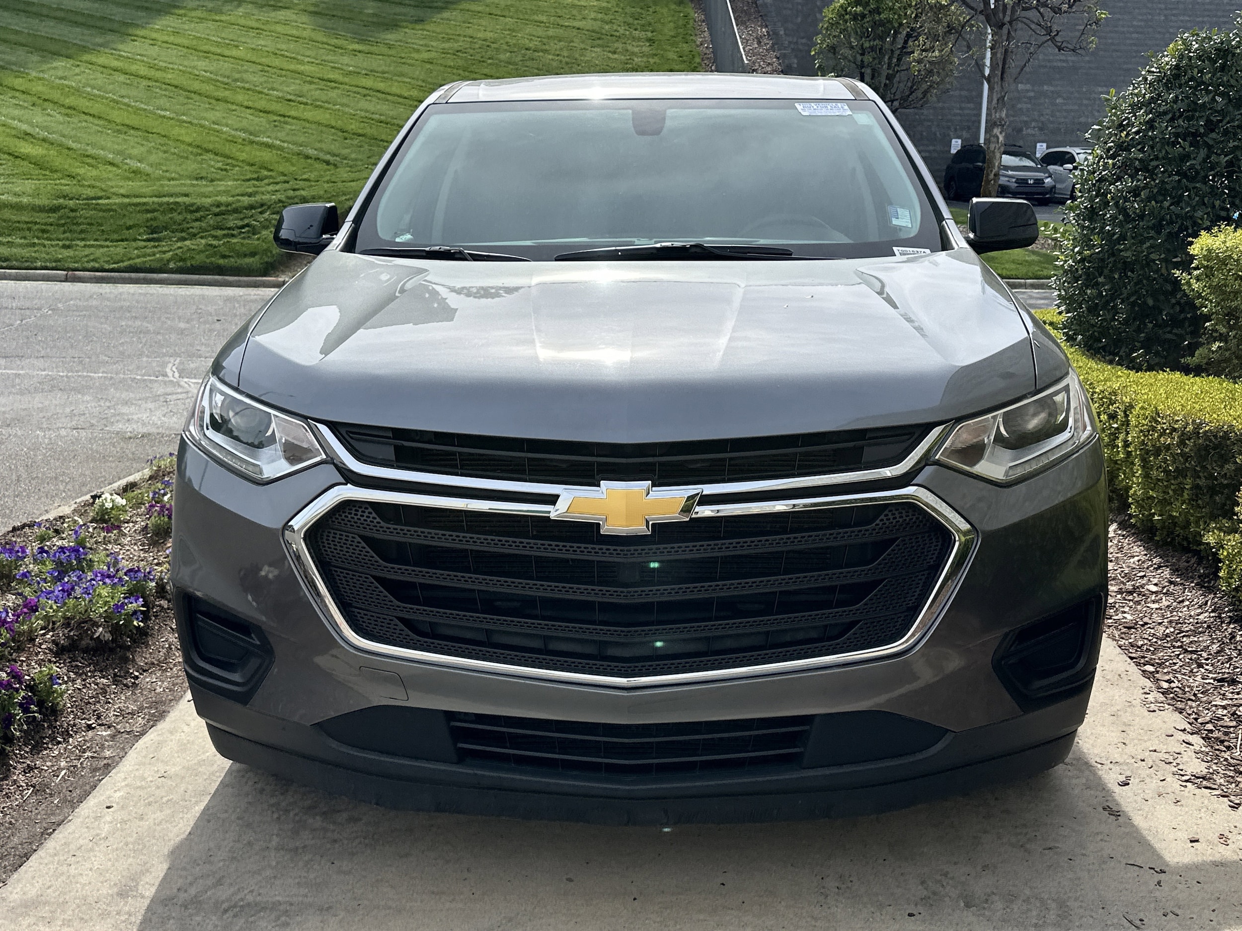 2020 Chevrolet Traverse LS photo 2