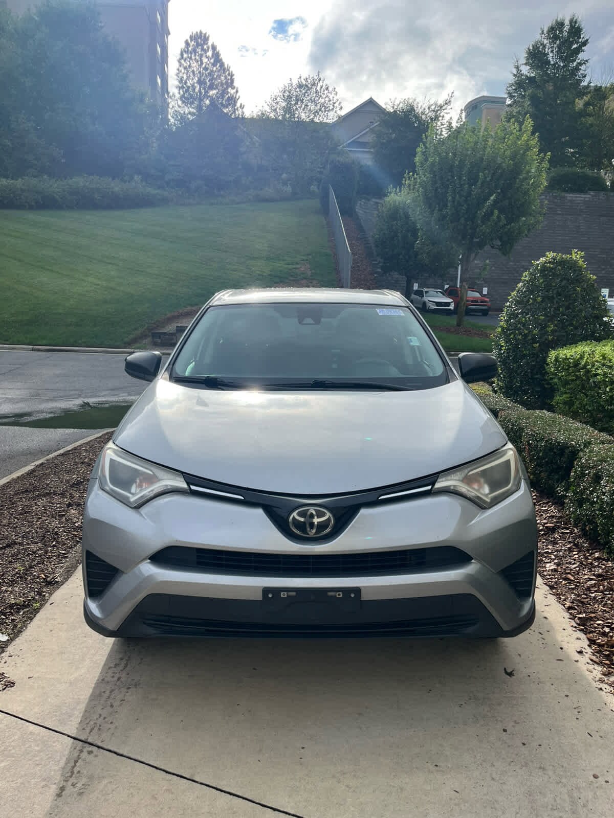 2018 Toyota RAV4 LE photo 2