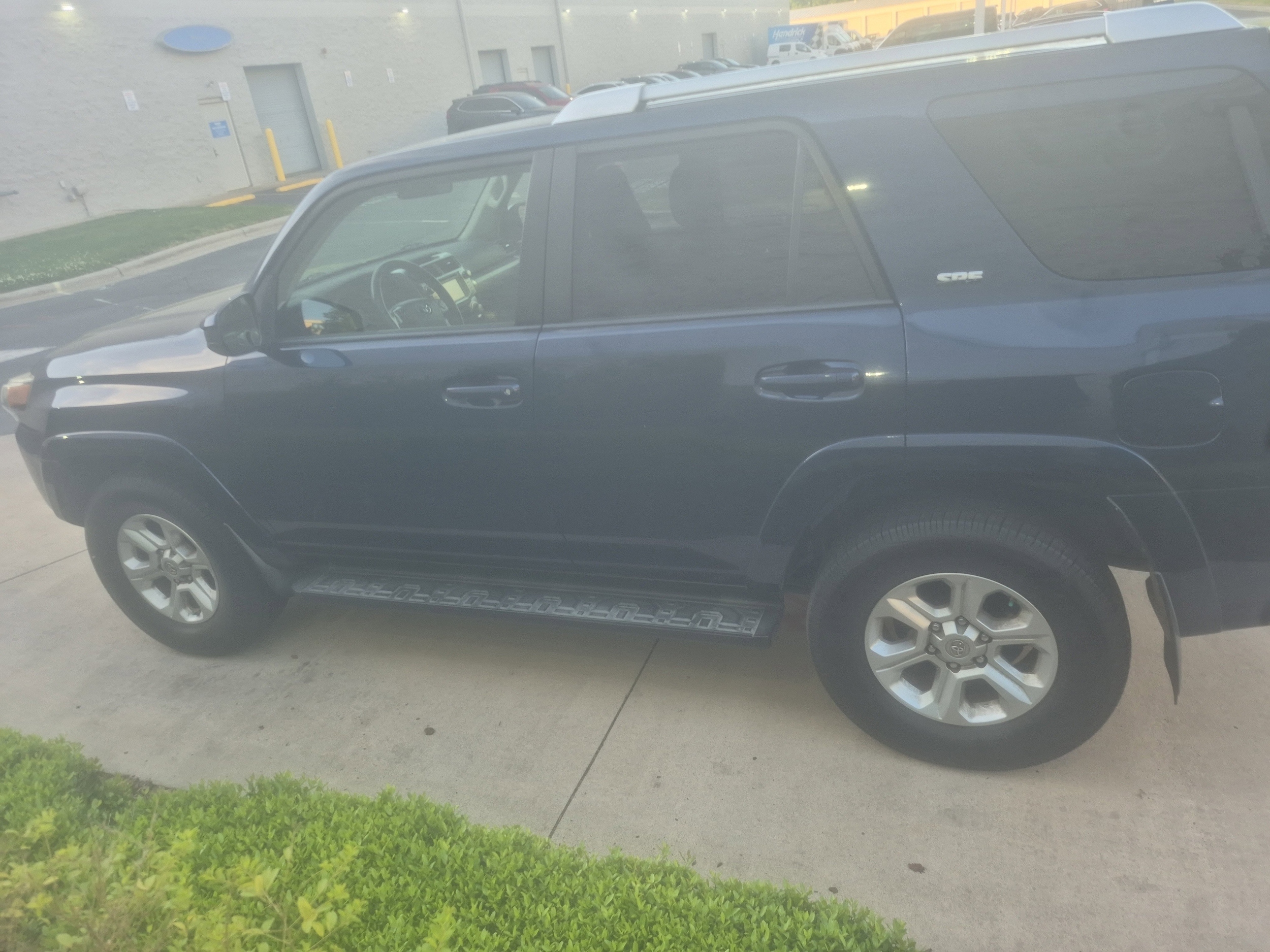 2016 Toyota 4Runner SR5 photo 5