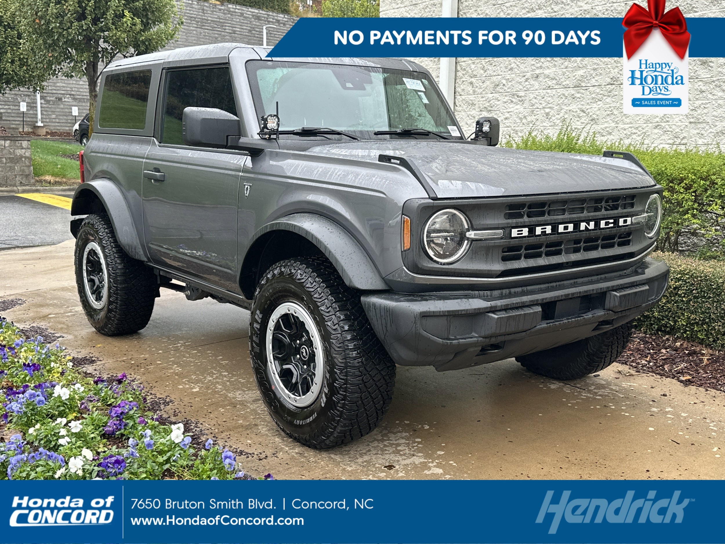 2023 Ford Bronco 2-Door Base's photo