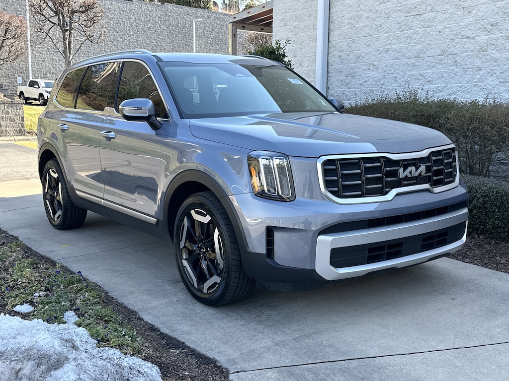 Used 2025 Kia Telluride S SUV