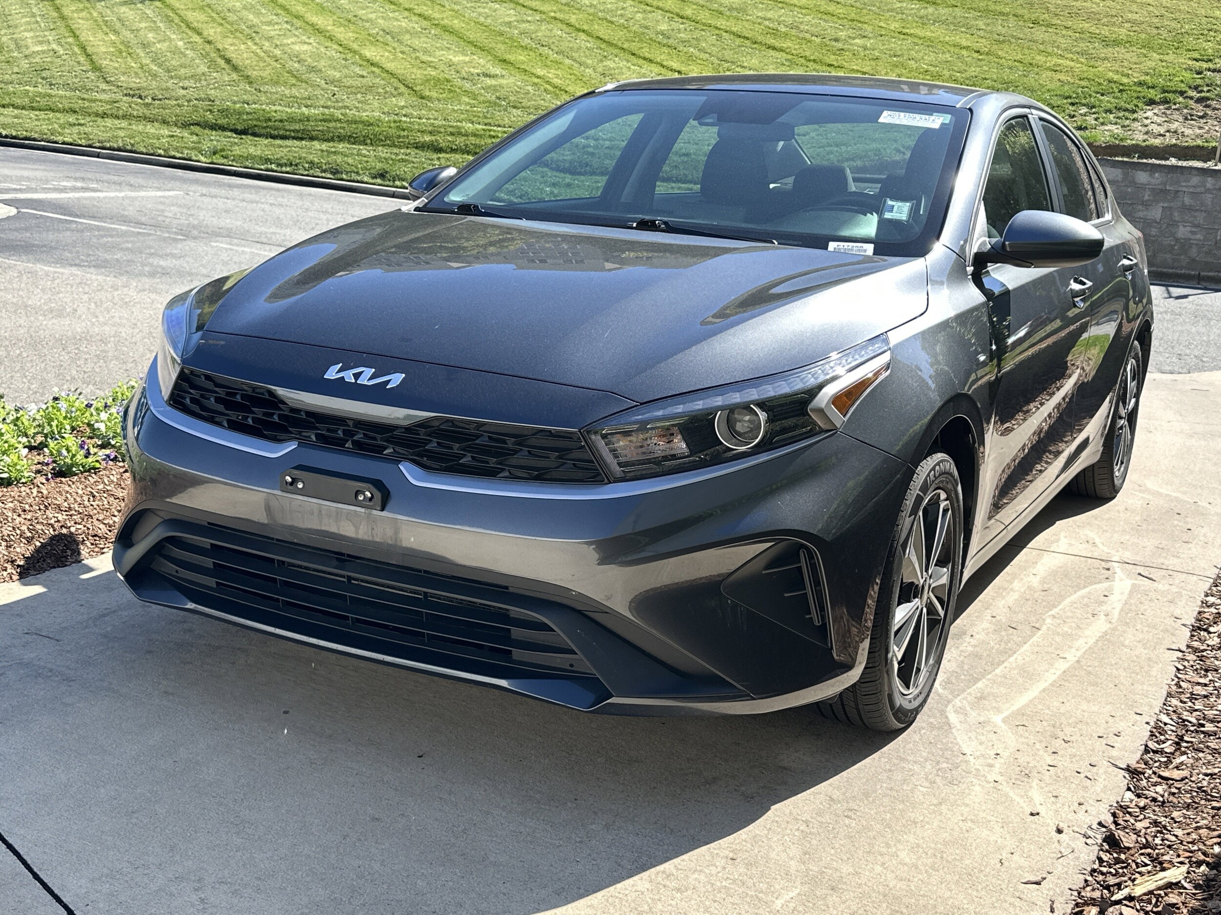 2024 Kia Forte LXS photo 2