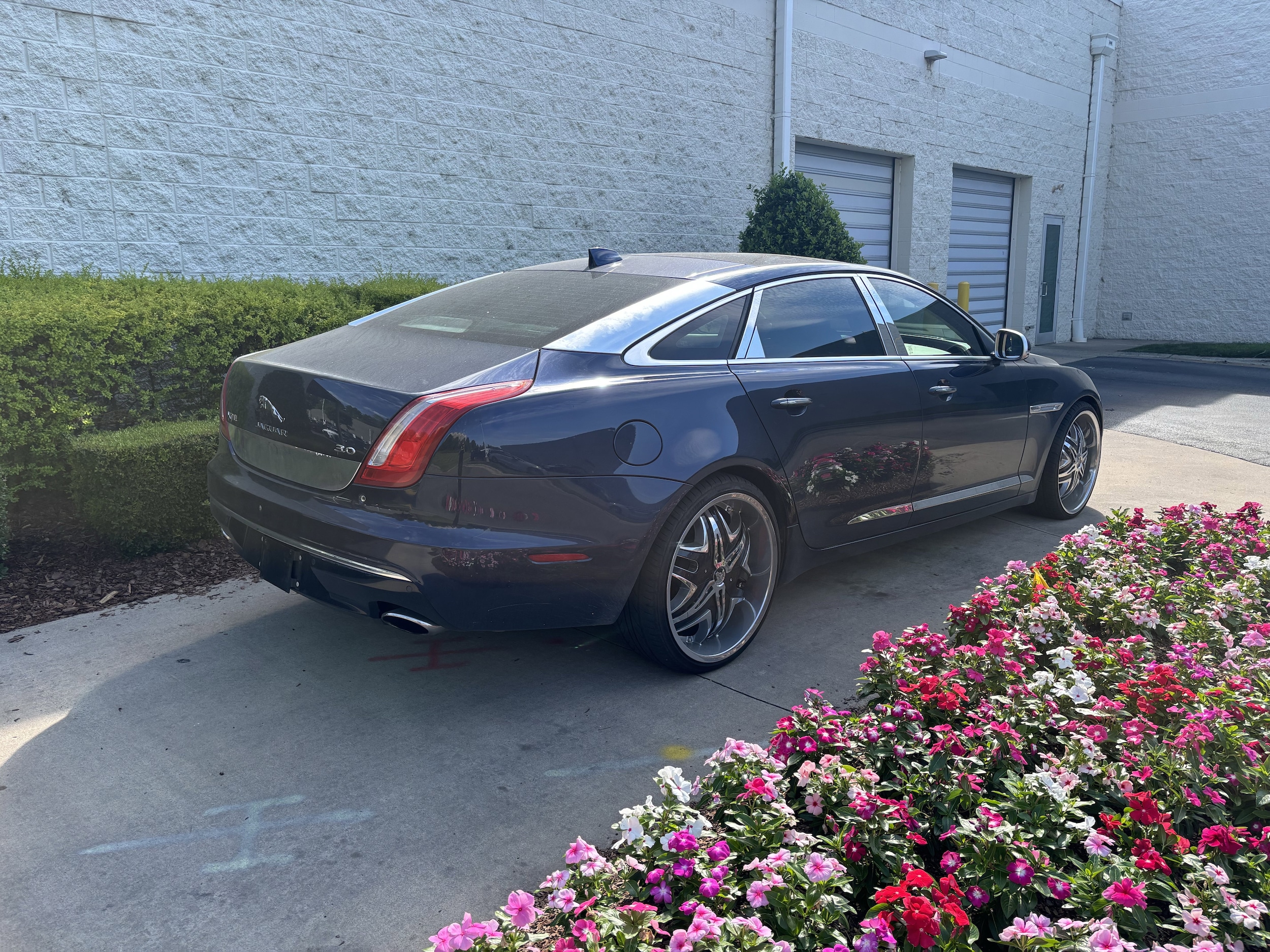 Jaguar XJ XJL Portfolio