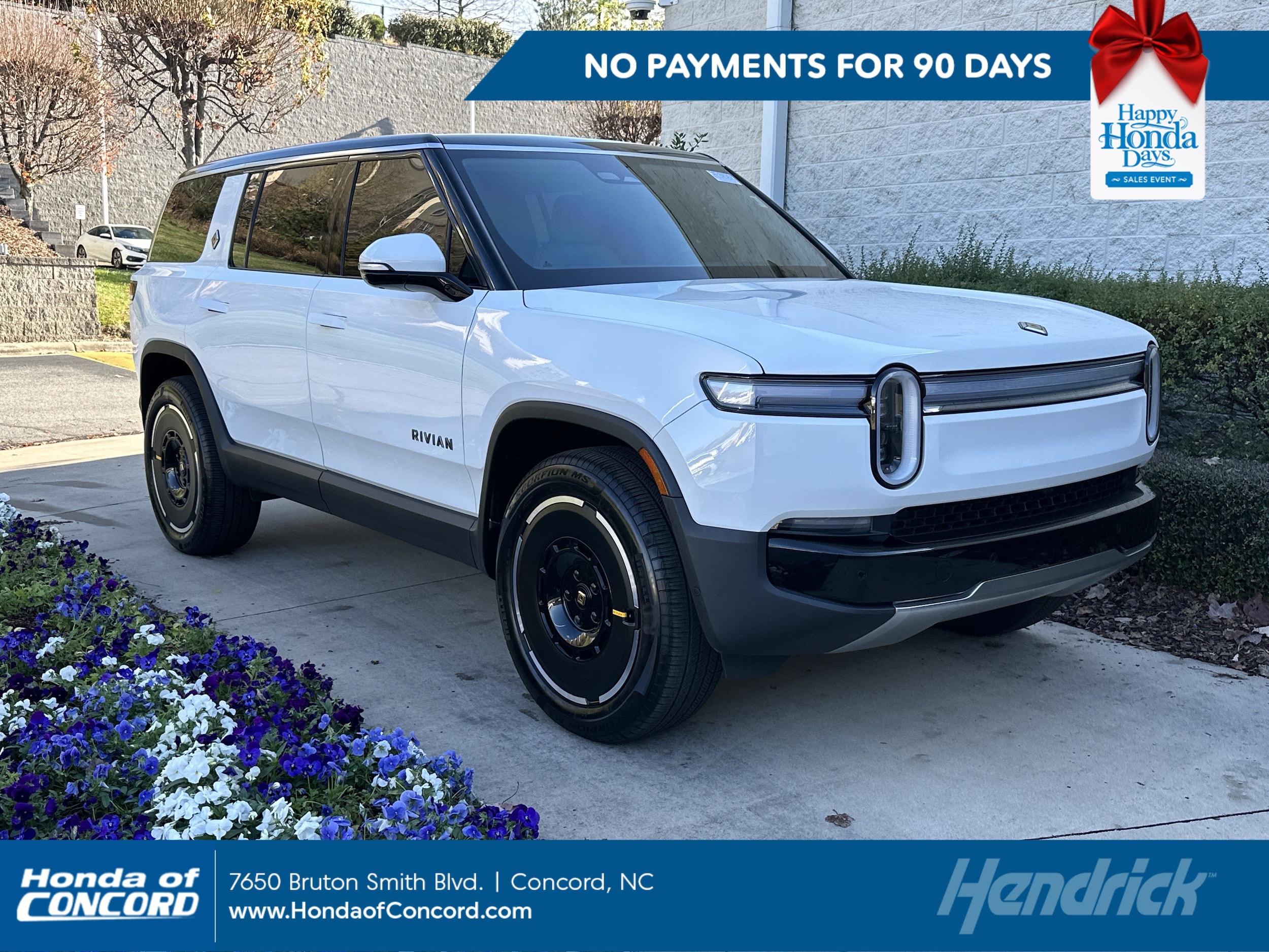 2025 Rivian R1S Adventure's photo