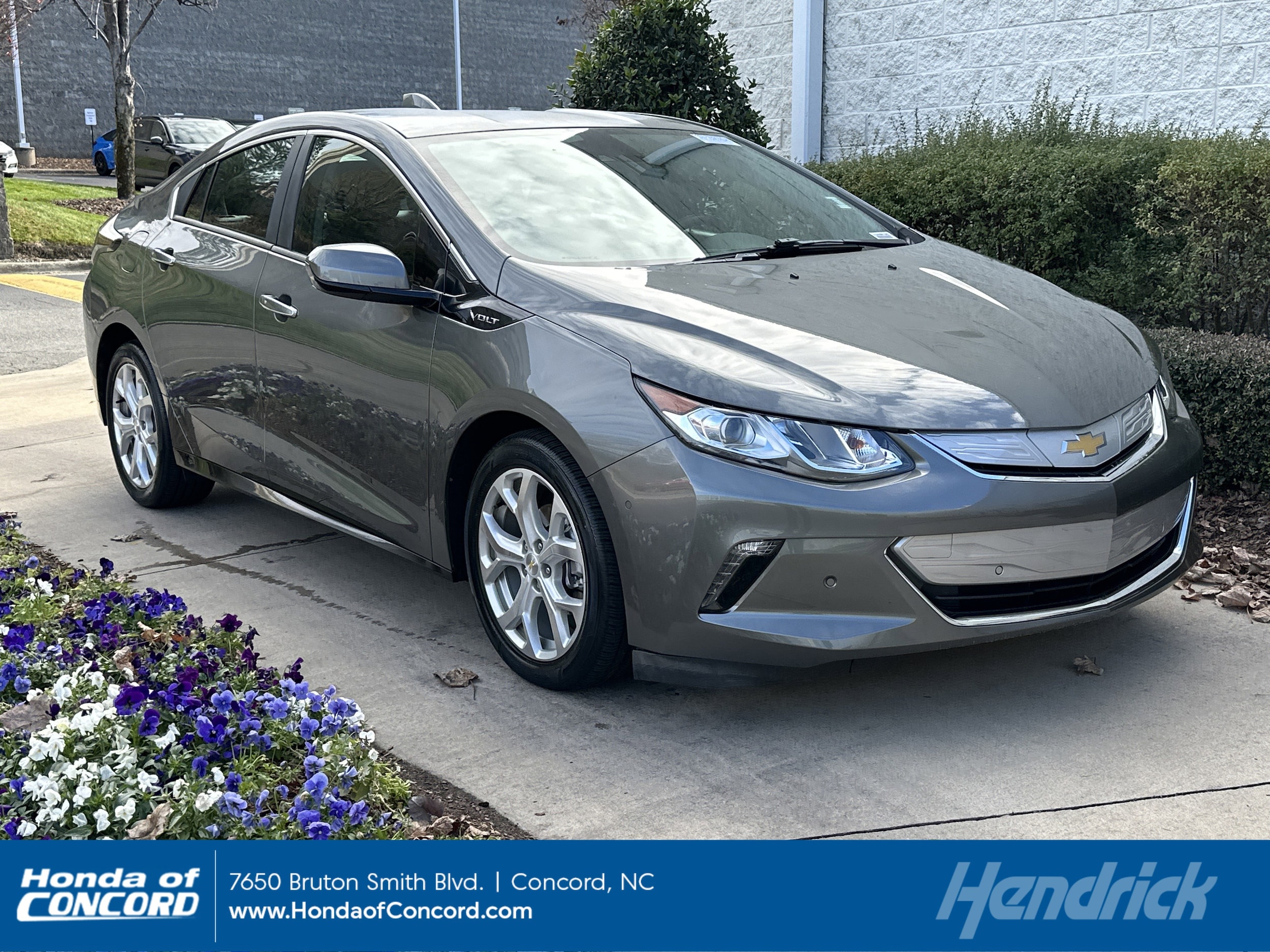 2017 Chevrolet Volt Premier's photo