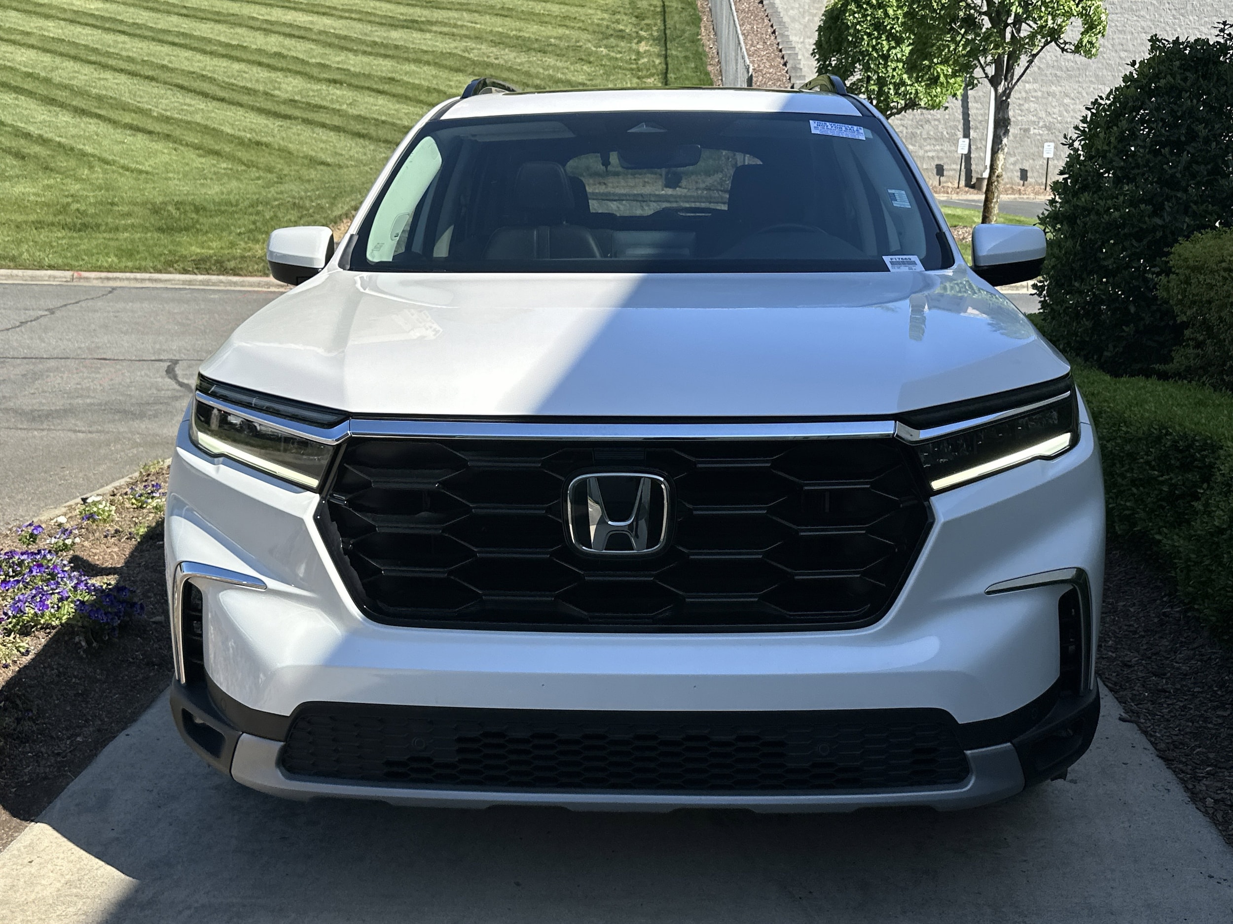 2024 Honda Pilot Touring photo 2