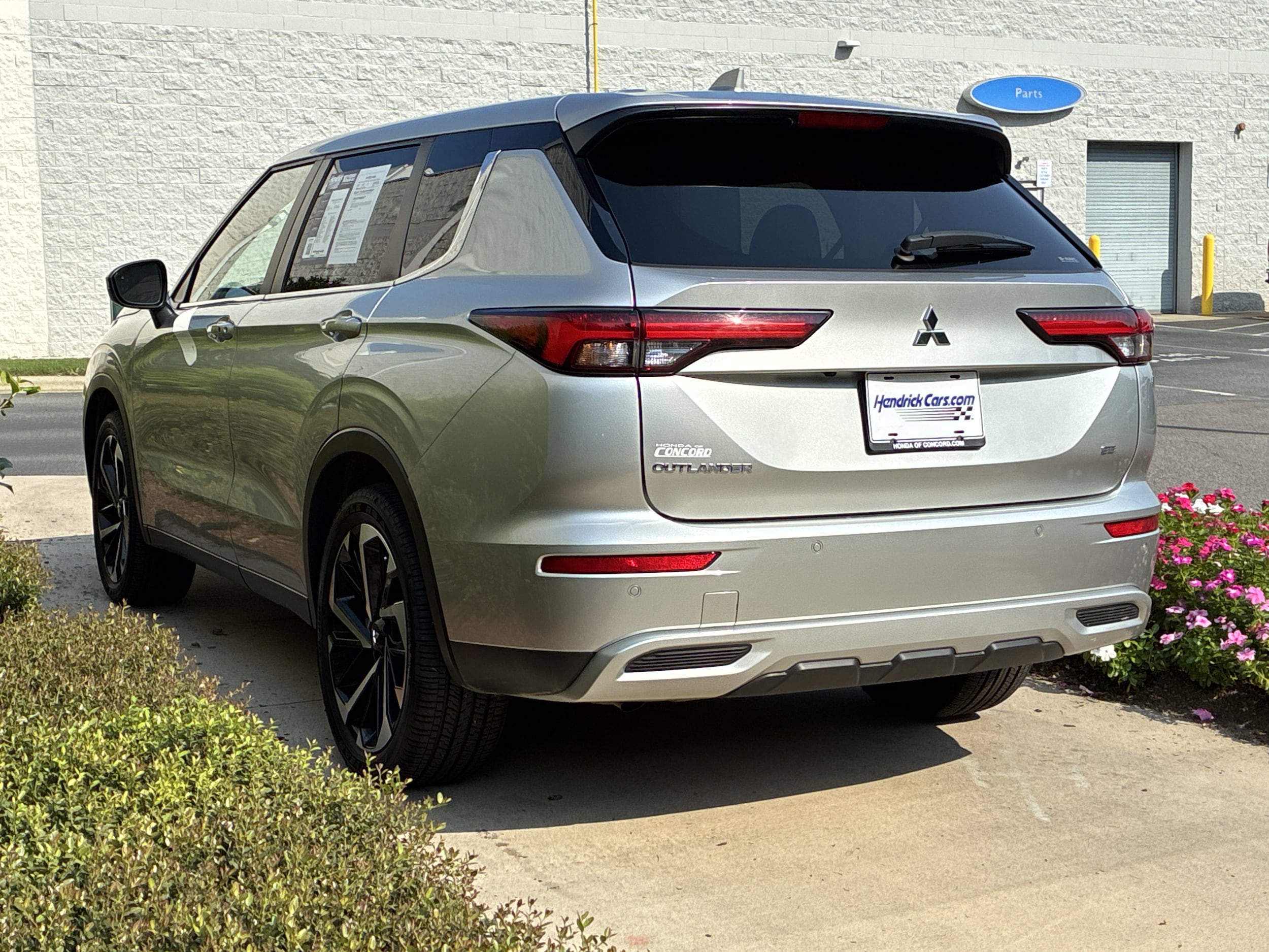 2024 Mitsubishi Outlander SE