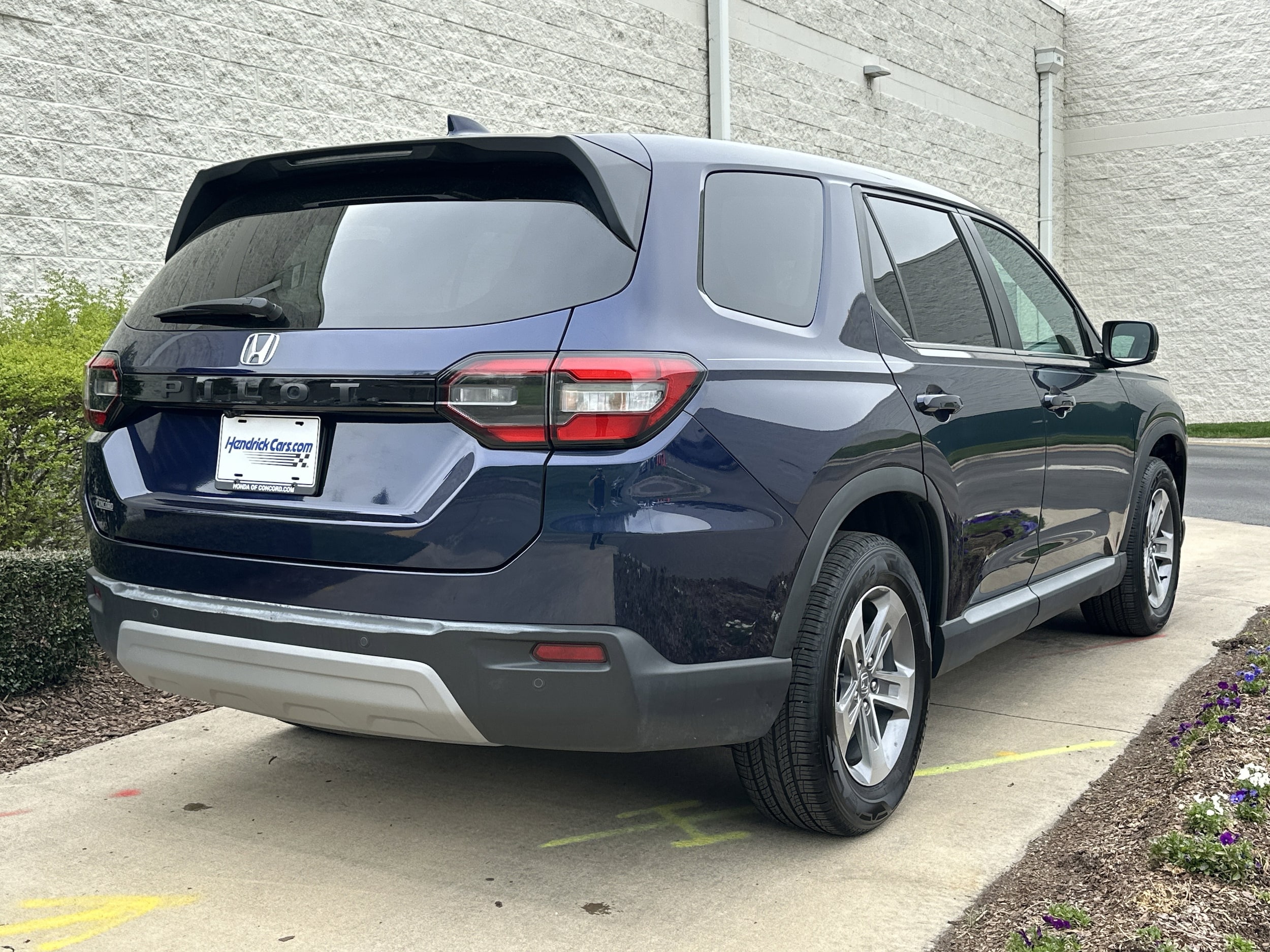 2025 Honda Pilot EX-L photo 3