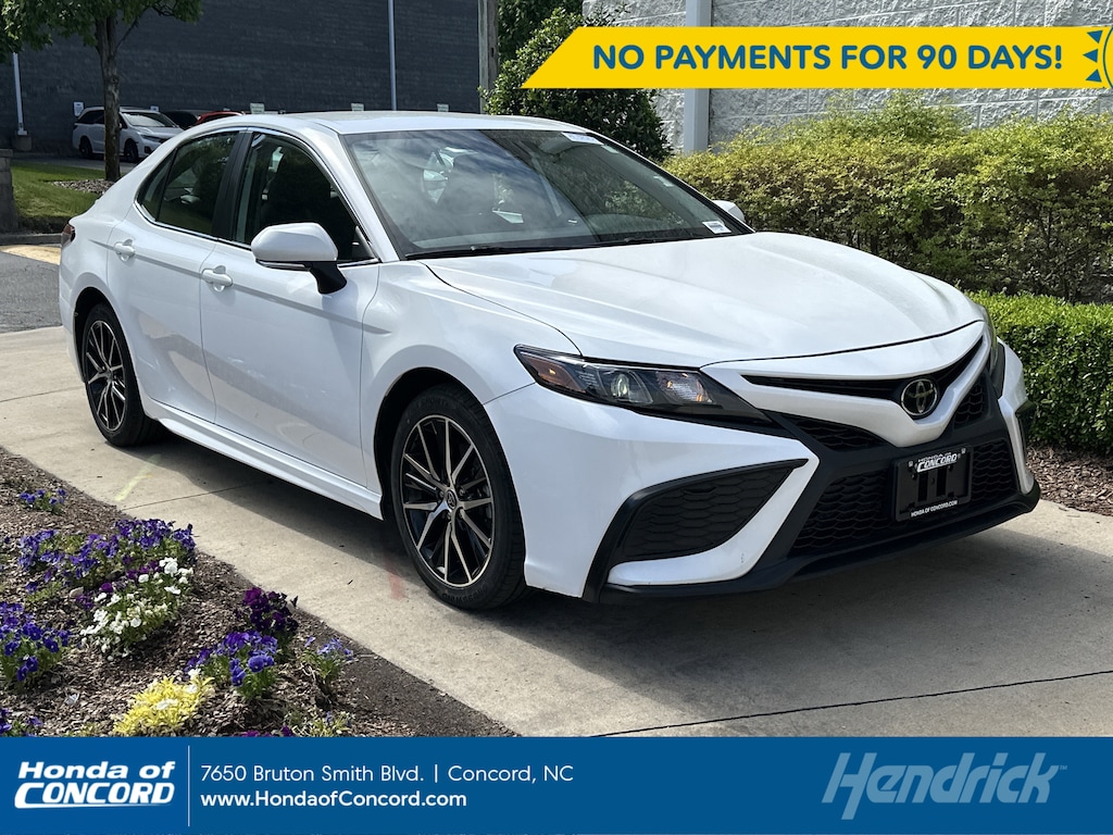 Used 2024 Toyota Camry SE Sedan