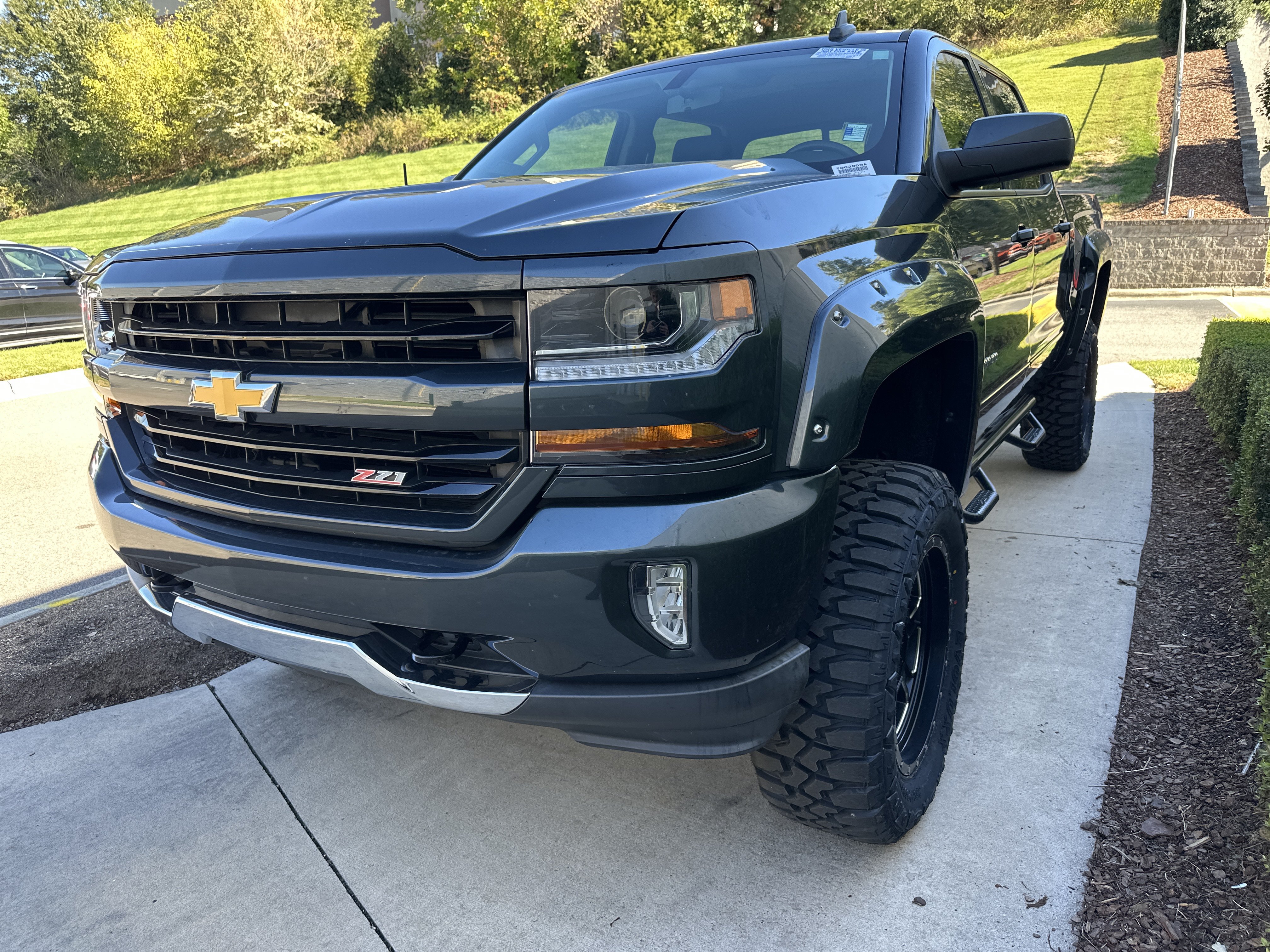 Used 2018 Chevrolet Silverado 1500 LT Pickup