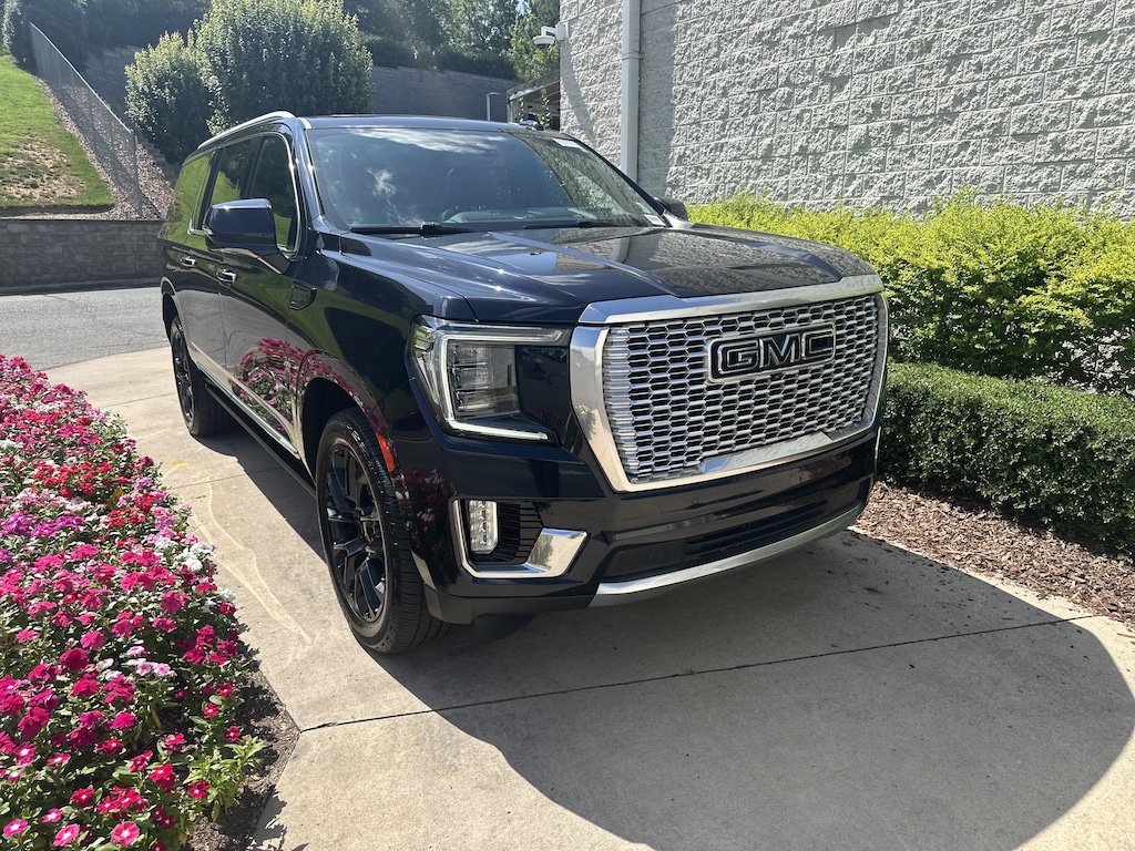 Used 2022 GMC Yukon XL Denali SUV