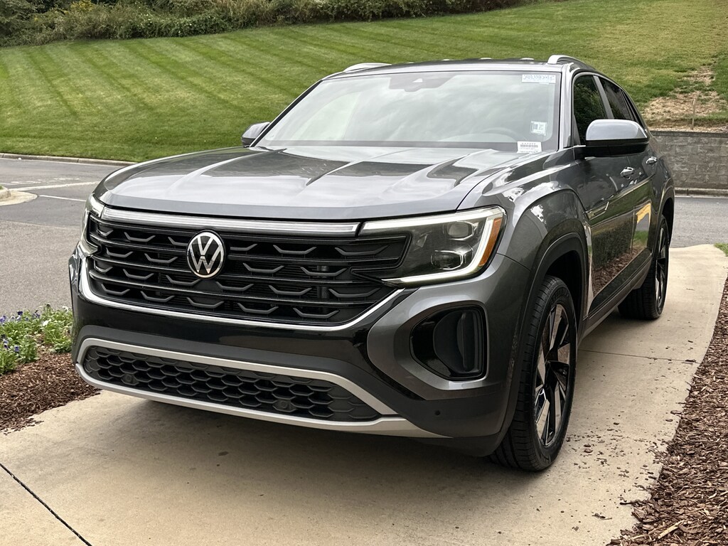 Used 2024 Volkswagen Atlas Cross Sport 2.0T SE w/Technology SUV