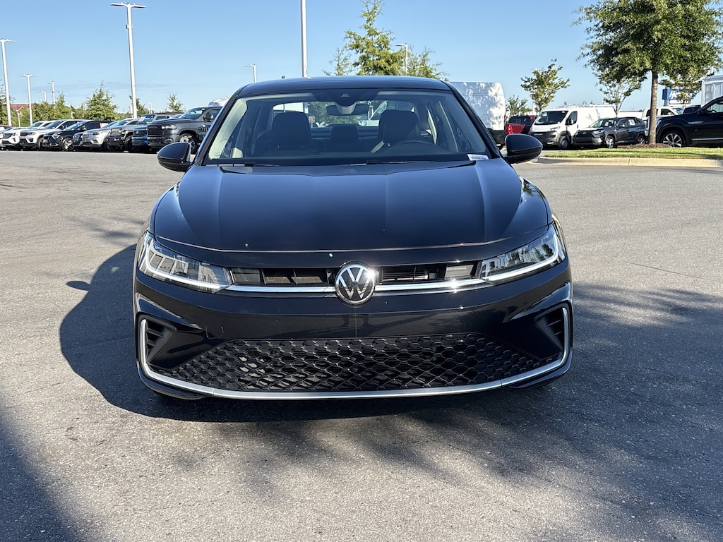 Certified 2025 Volkswagen Jetta SE Sedan