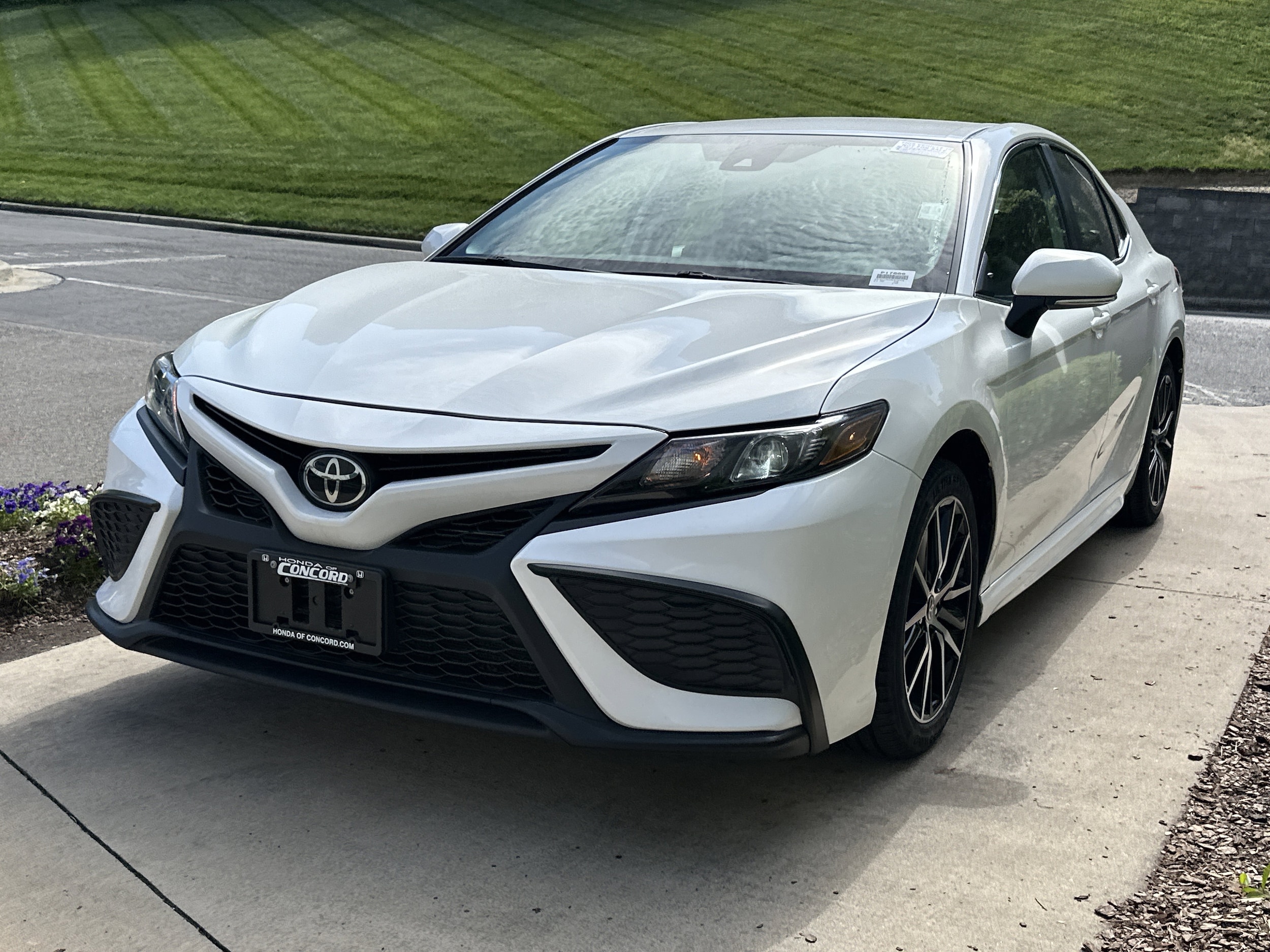 2024 Toyota Camry SE photo 4