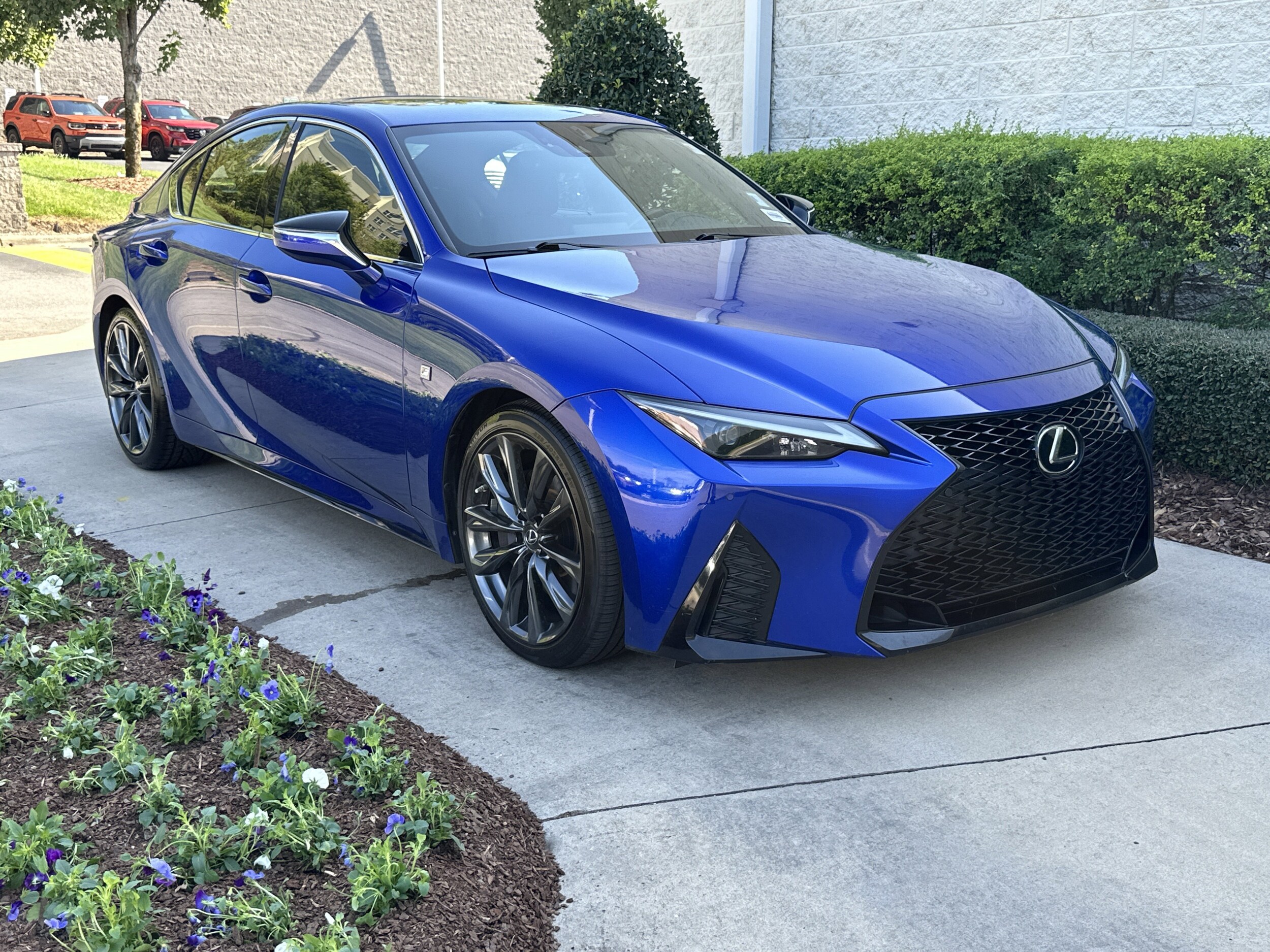 2021 Lexus IS 350 F SPORT photo 2